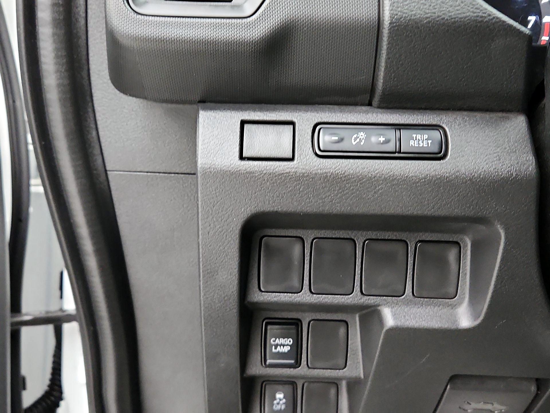 Thumbnail: 2022 Nissan Frontier - 13