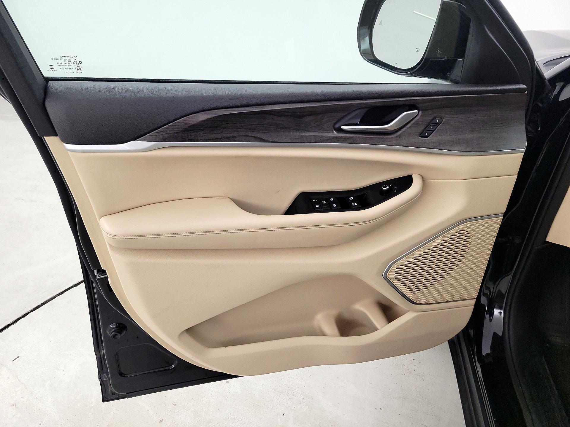 Thumbnail: 2022 Jeep Grand Cherokee L - 12