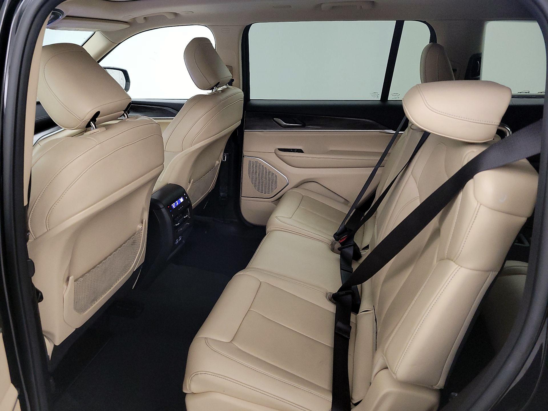 Thumbnail: 2022 Jeep Grand Cherokee L - 20