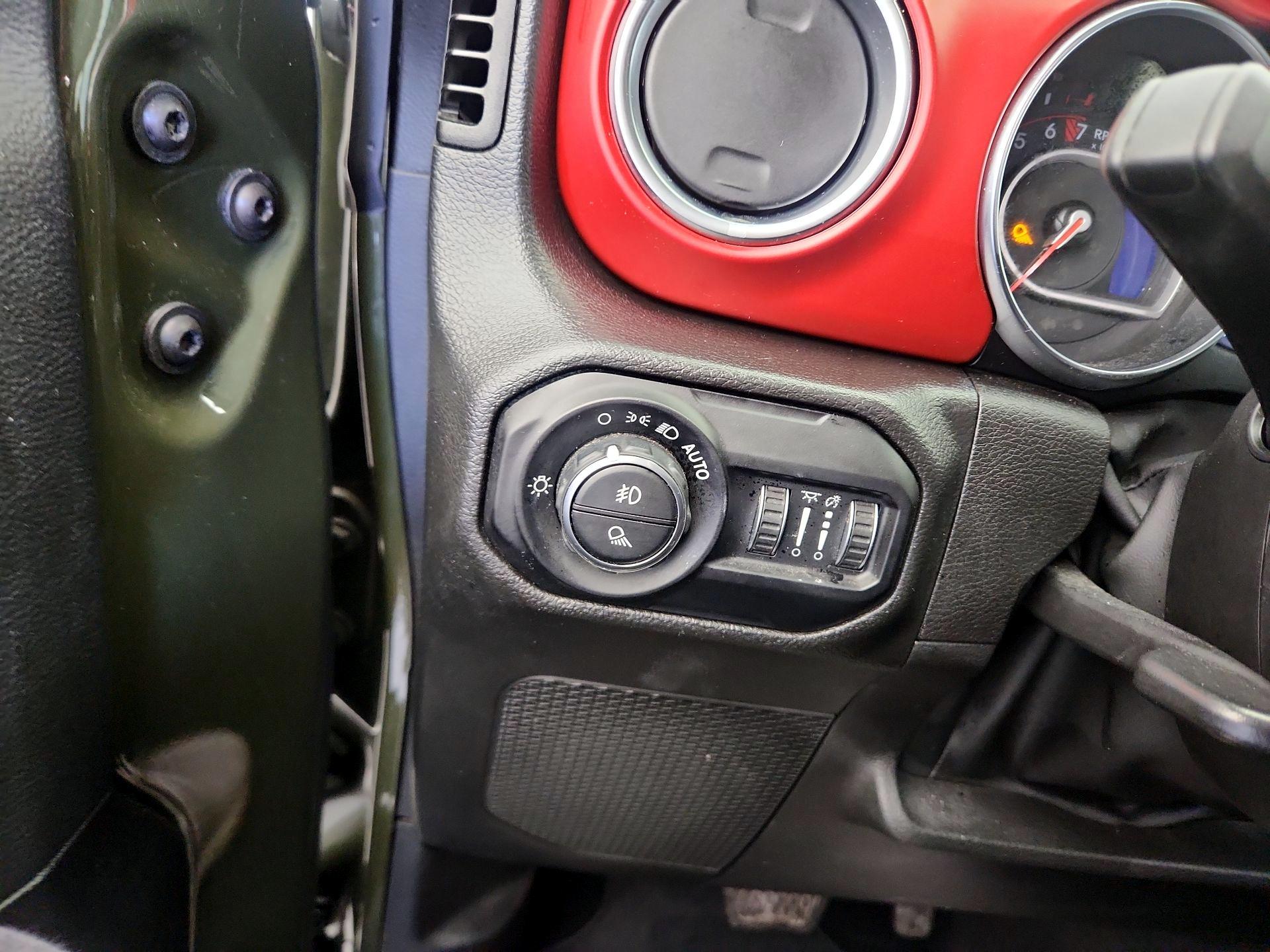 Thumbnail: 2022 Jeep Gladiator - 13