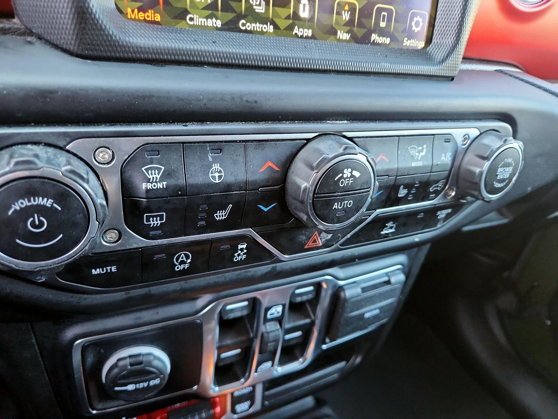 Thumbnail: 2022 Jeep Gladiator - 17