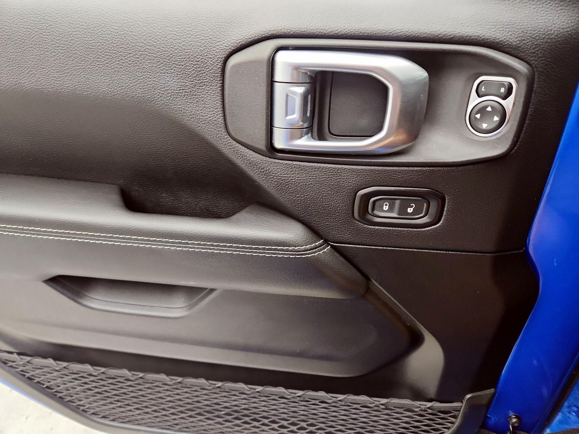 Thumbnail: 2021 Jeep Gladiator - 12