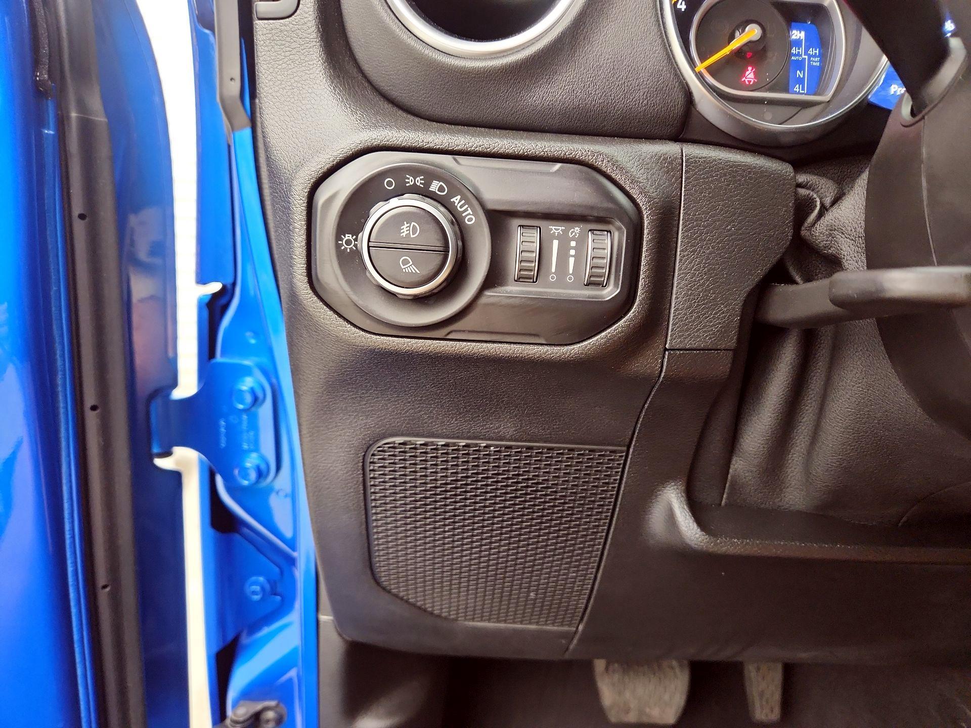 Thumbnail: 2021 Jeep Gladiator - 13