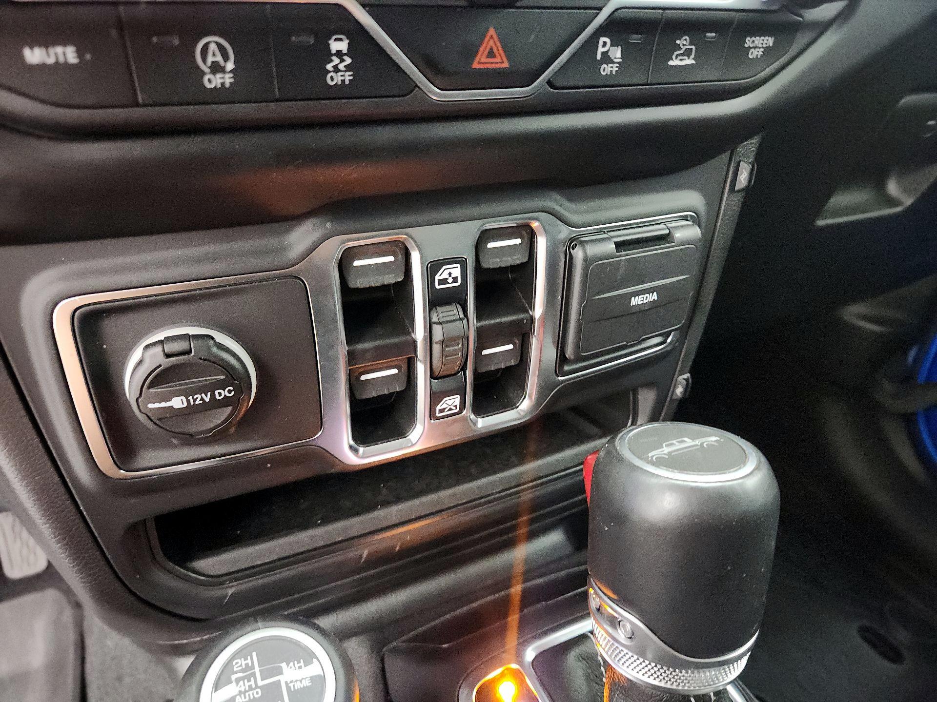 Thumbnail: 2021 Jeep Gladiator - 19