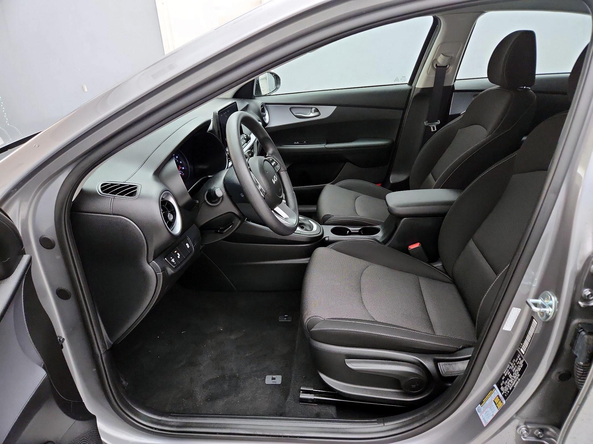 Thumbnail: 2023 Kia Forte - 11