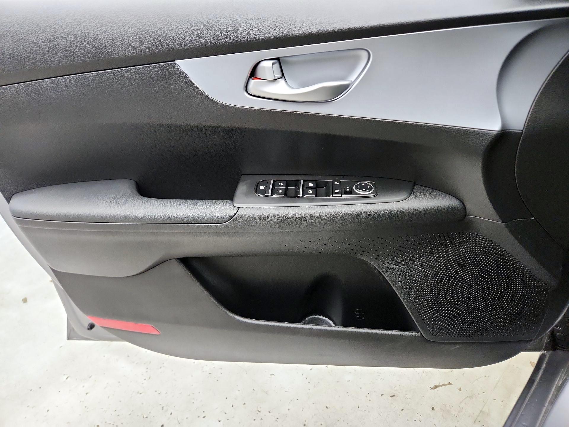 Thumbnail: 2023 Kia Forte - 12