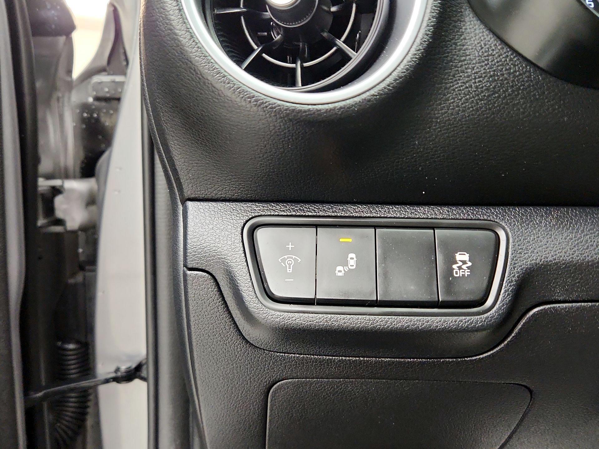 Thumbnail: 2023 Kia Forte - 13