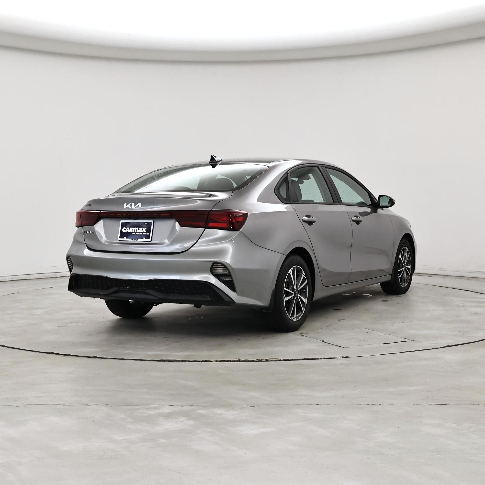 Thumbnail: 2023 Kia Forte - 8