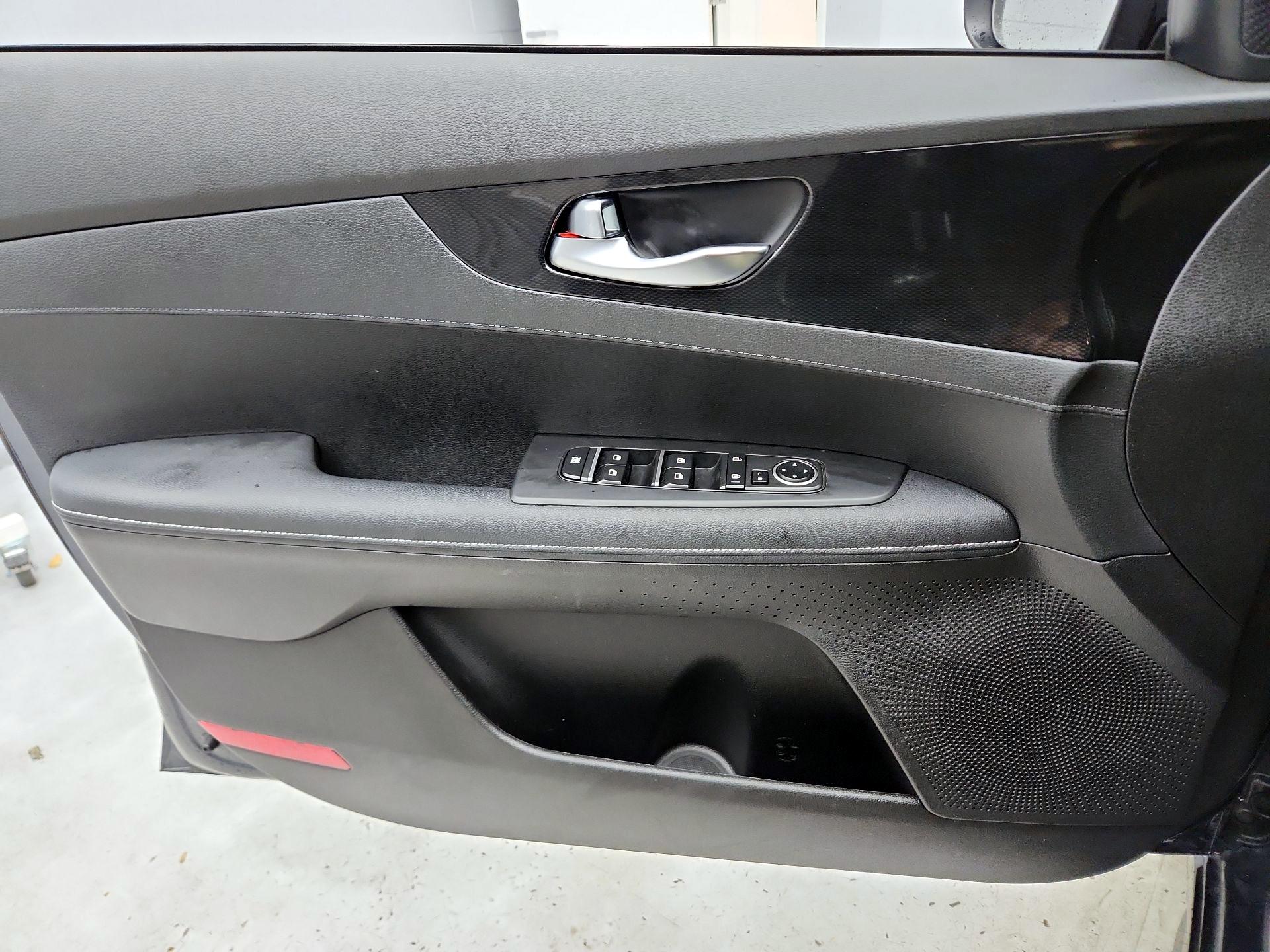 Thumbnail: 2023 Kia Forte - 12