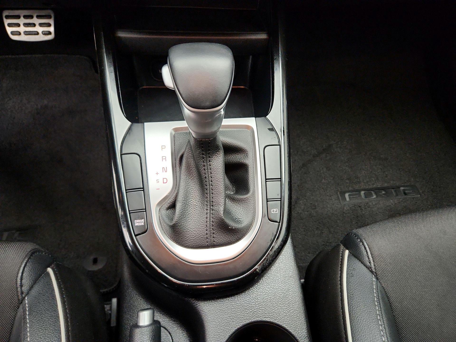 Thumbnail: 2023 Kia Forte - 18