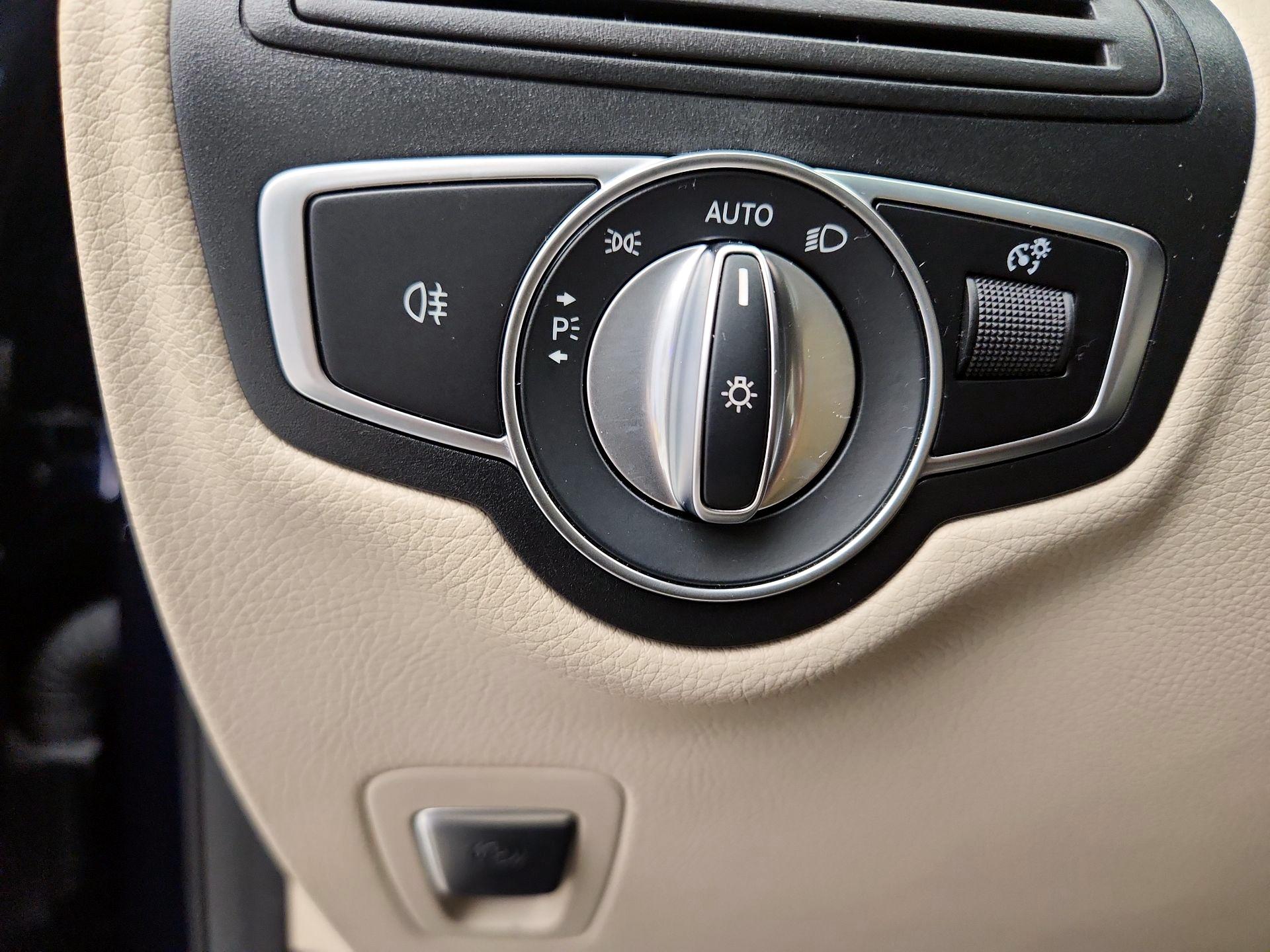 Thumbnail: 2021 Mercedes-Benz GLC - 13