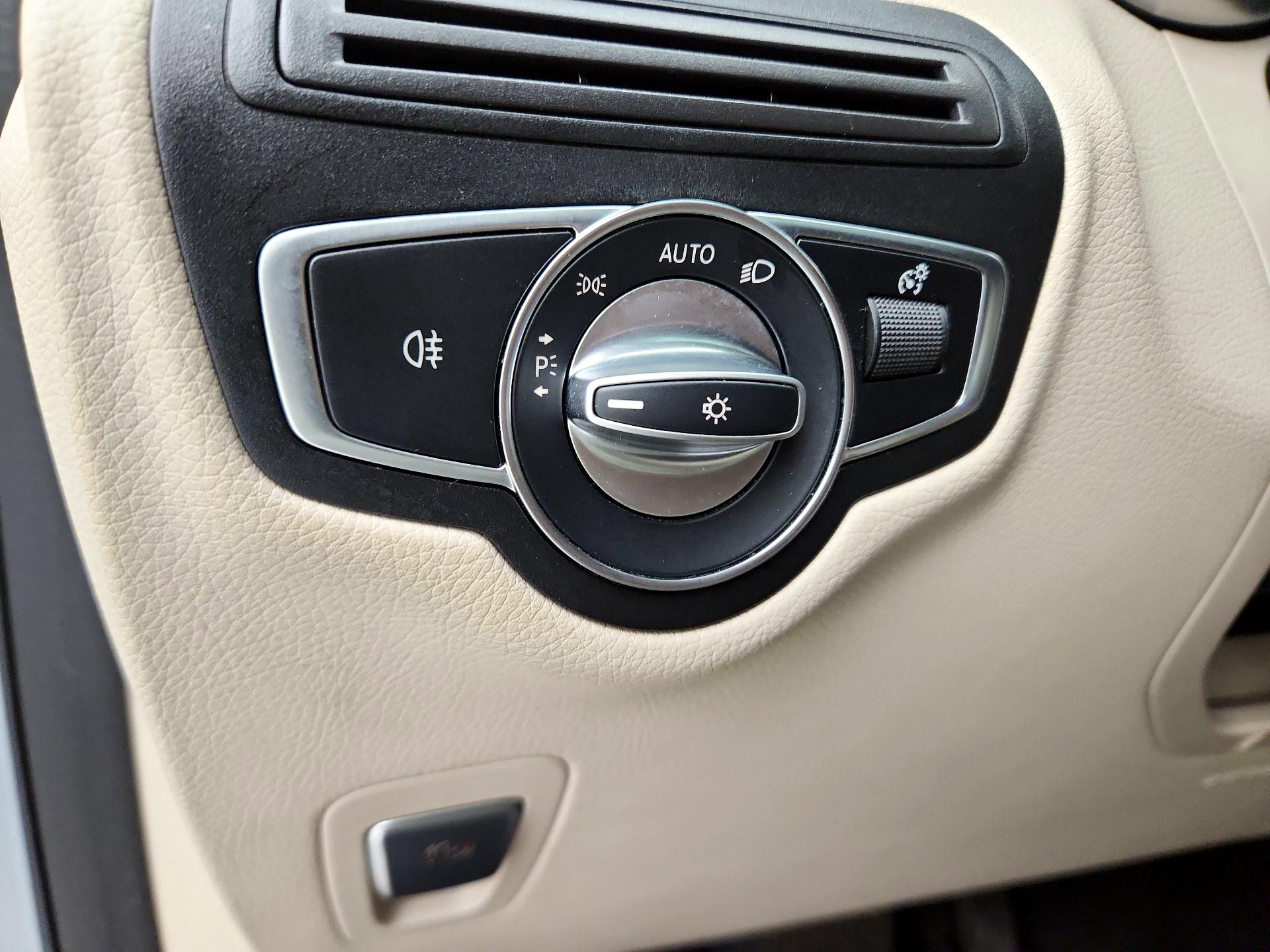 Thumbnail: 2022 Mercedes-Benz GLC - 13