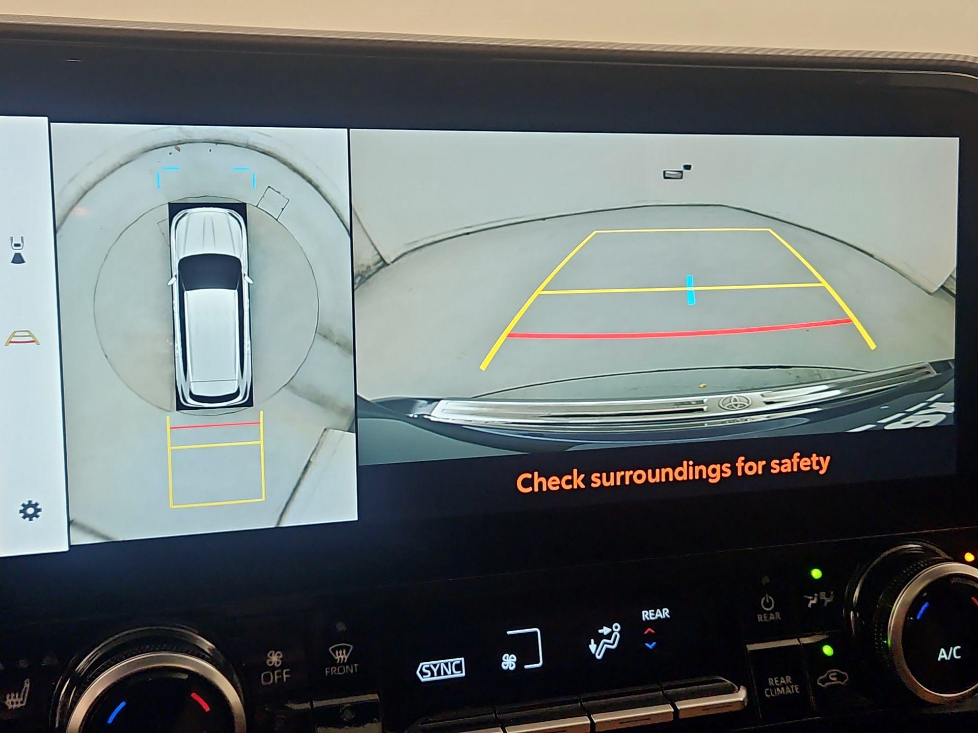 Thumbnail: 2023 Toyota Highlander - 14