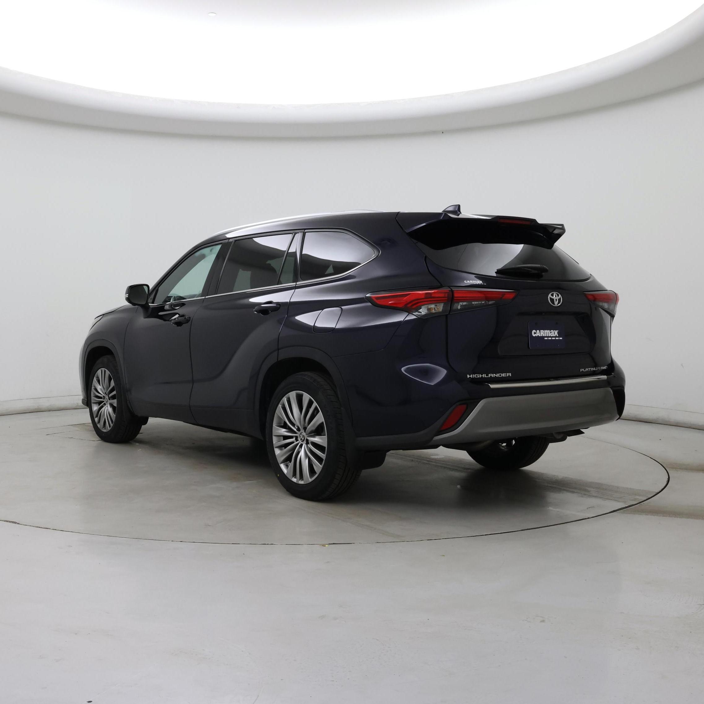 Thumbnail: 2023 Toyota Highlander - 2