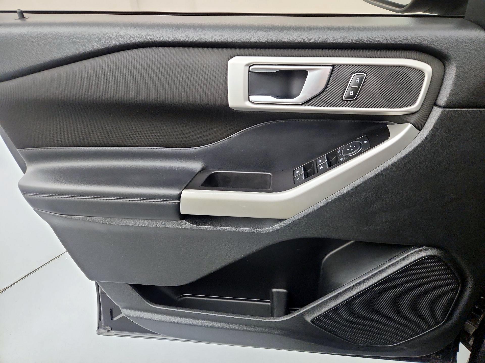 Thumbnail: 2020 Ford Explorer - 12