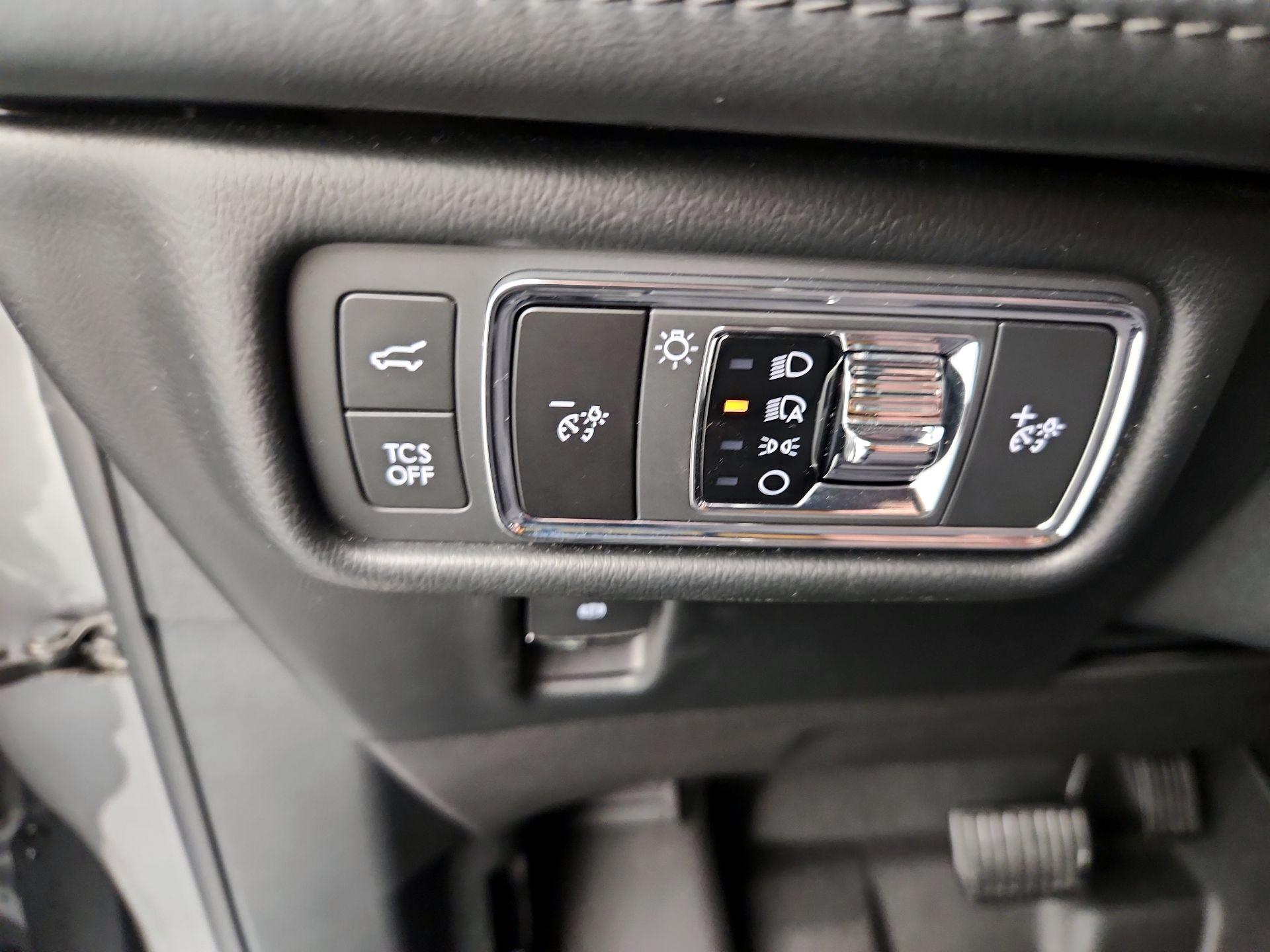 Thumbnail: 2022 Lincoln Nautilus - 13