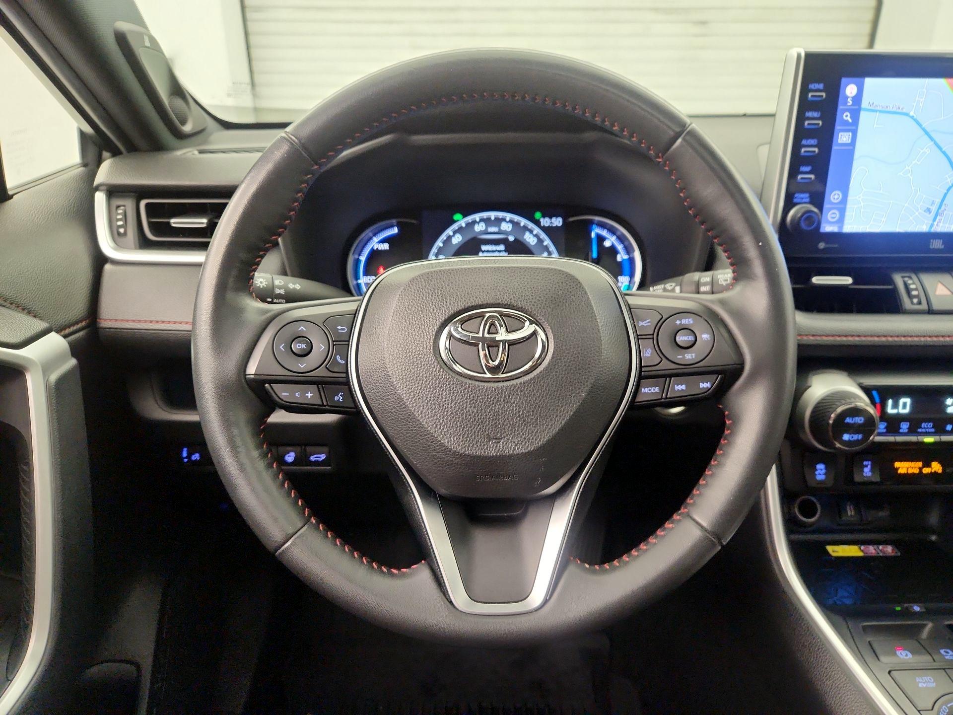 Thumbnail: 2022 Toyota RAV4 - 10