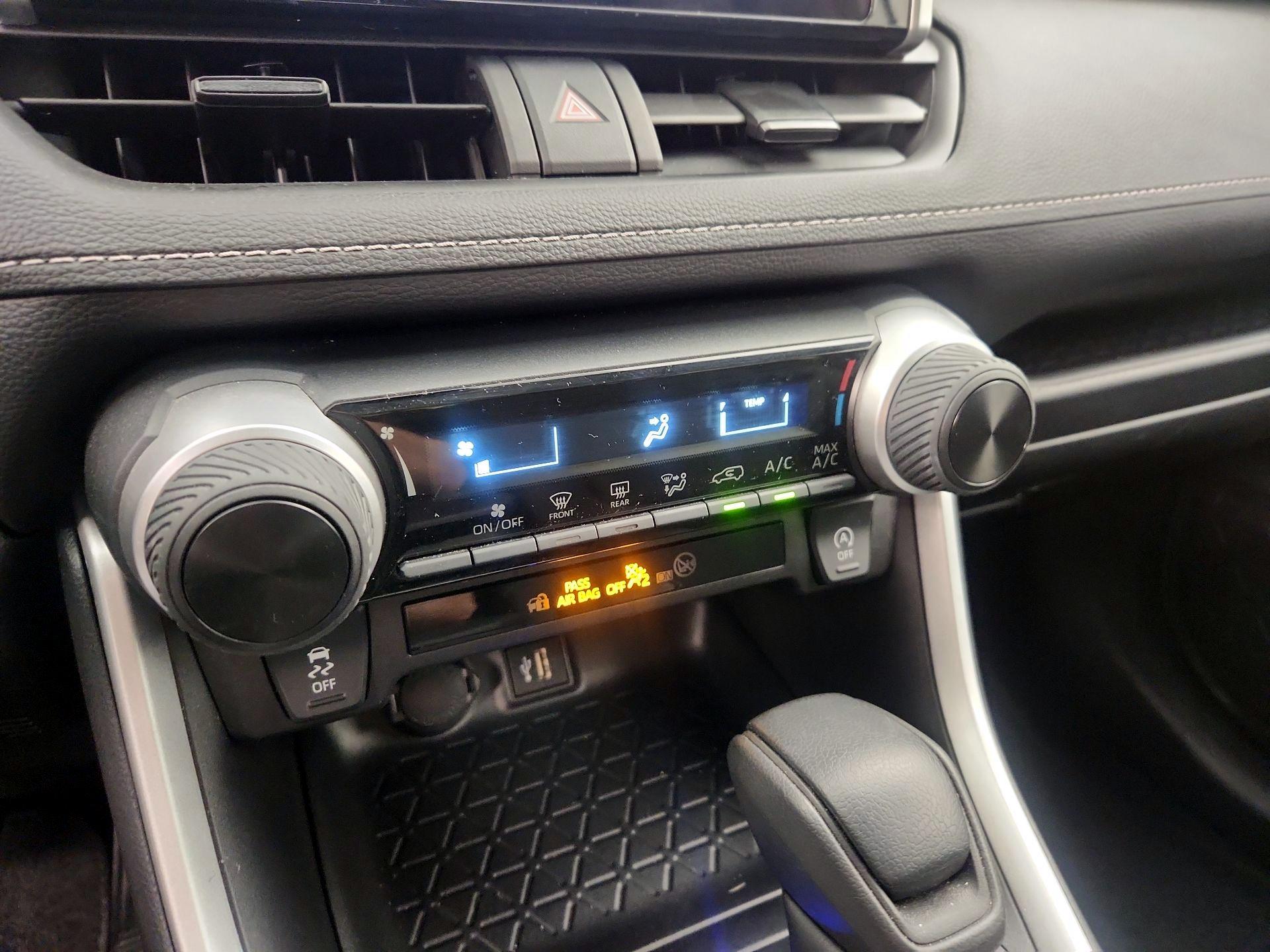 Thumbnail: 2025 Toyota RAV4 - 16