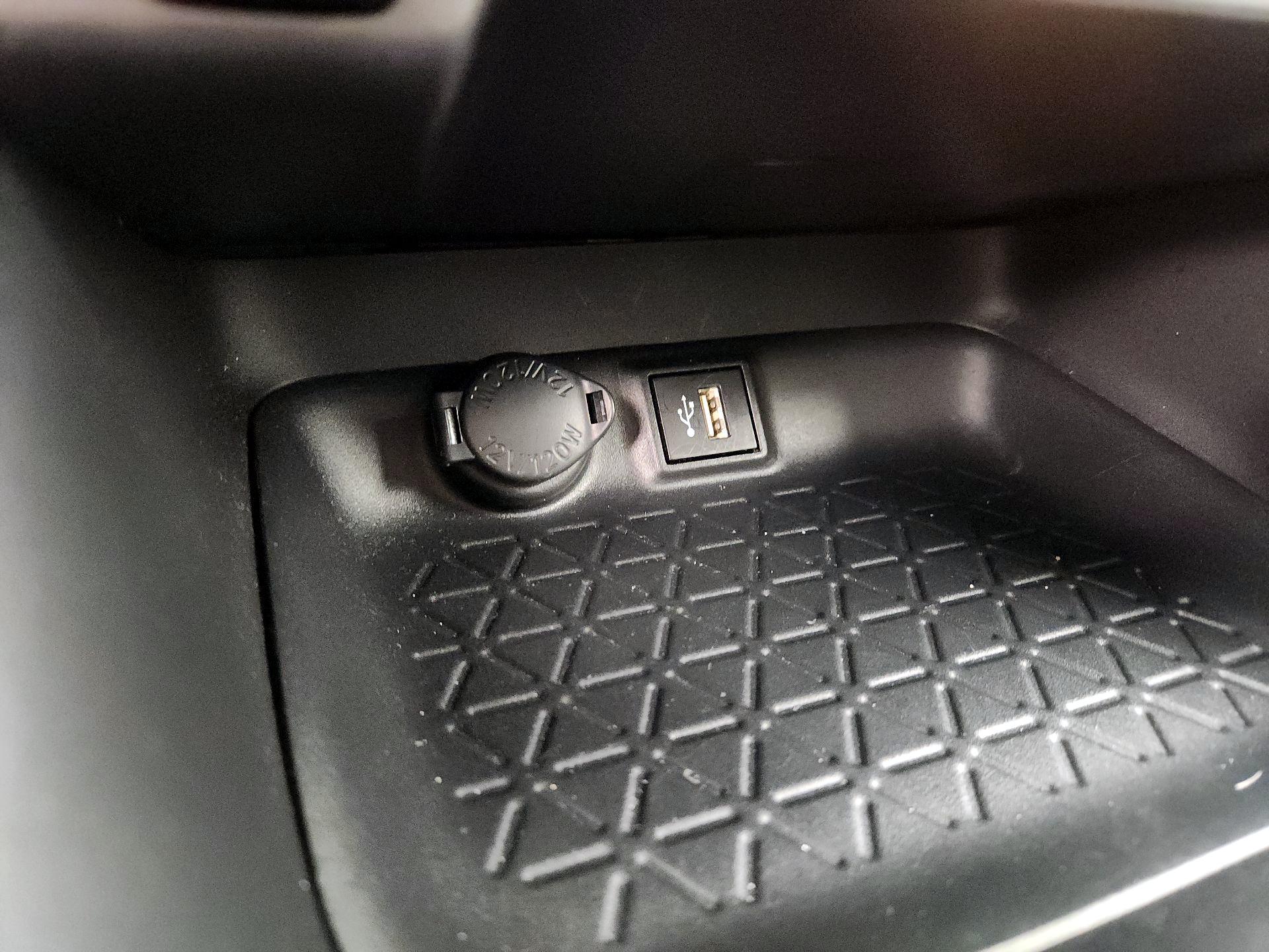 Thumbnail: 2025 Toyota RAV4 - 18