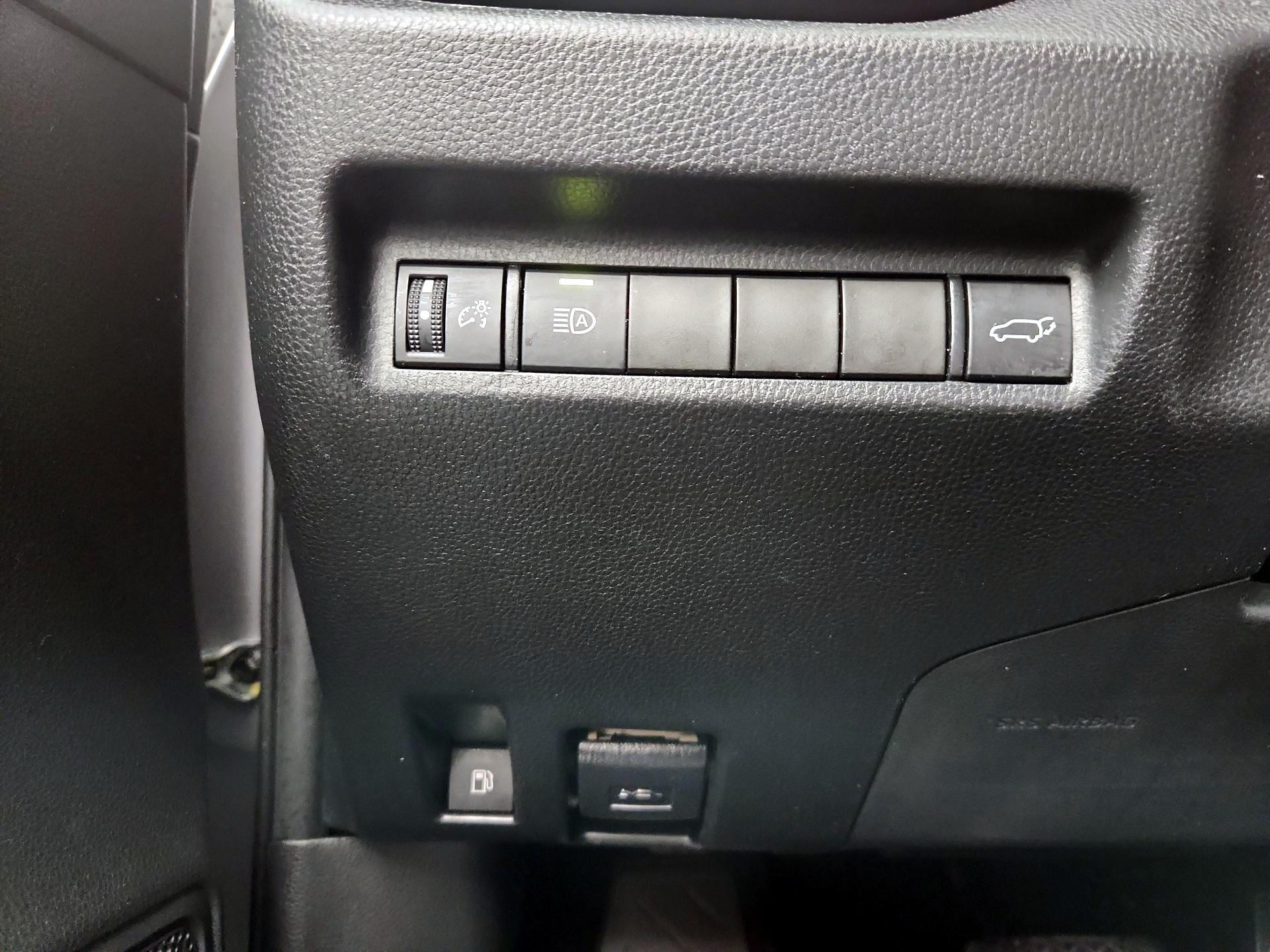 Thumbnail: 2022 Toyota RAV4 - 13