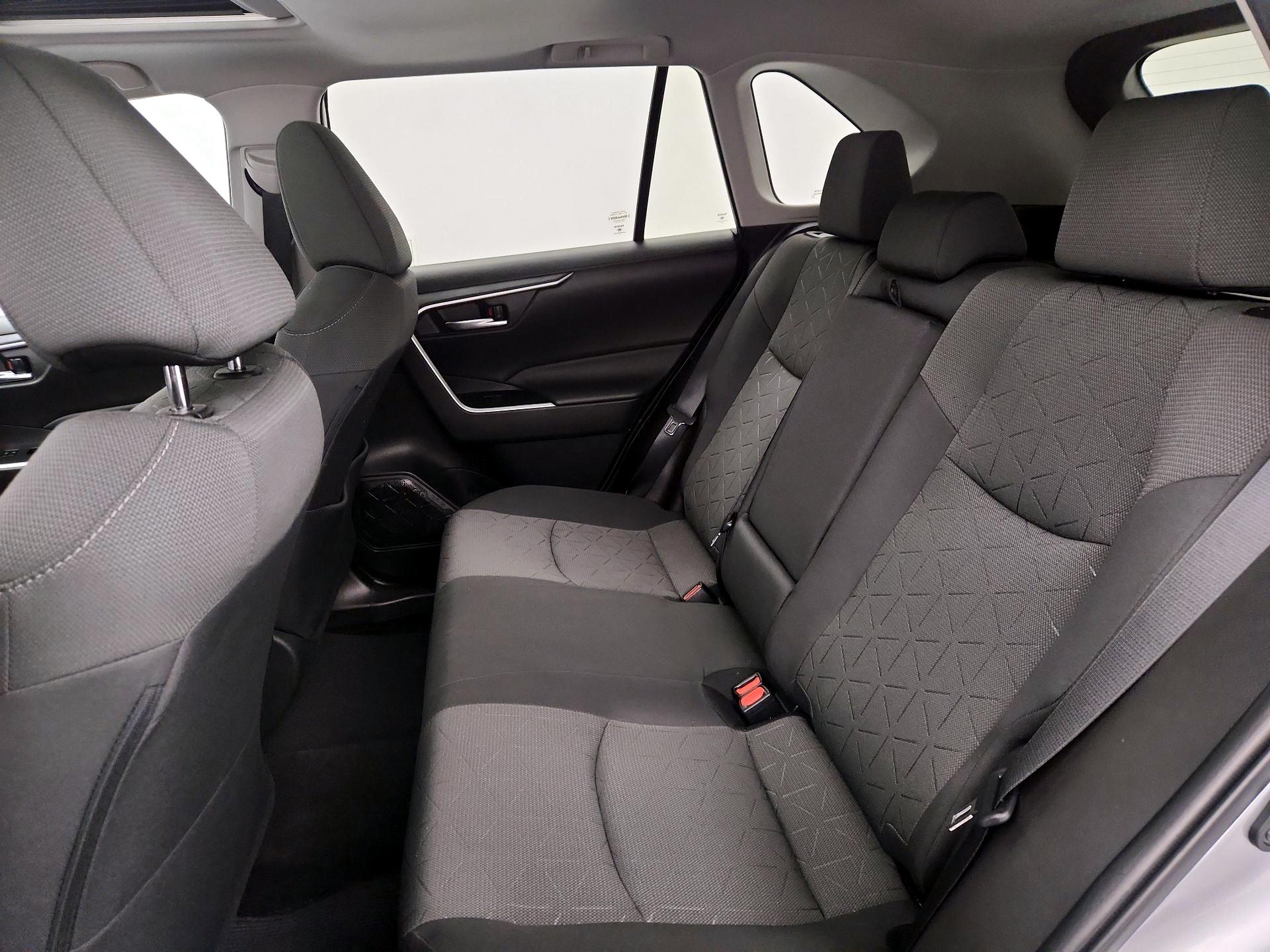 Thumbnail: 2022 Toyota RAV4 - 20