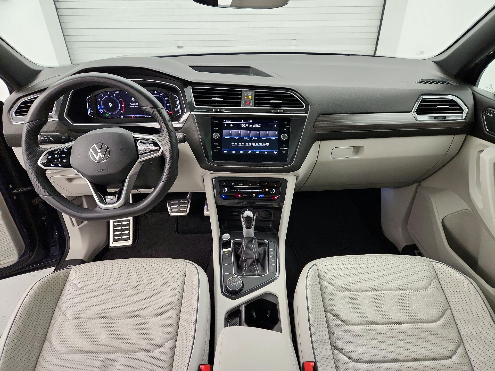 Thumbnail: 2023 Volkswagen Tiguan - 9