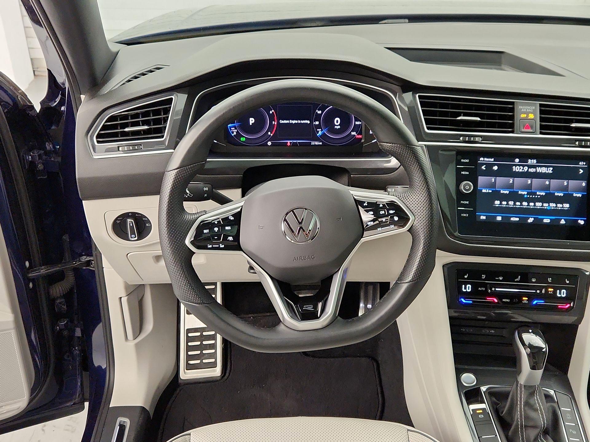 Thumbnail: 2023 Volkswagen Tiguan - 10