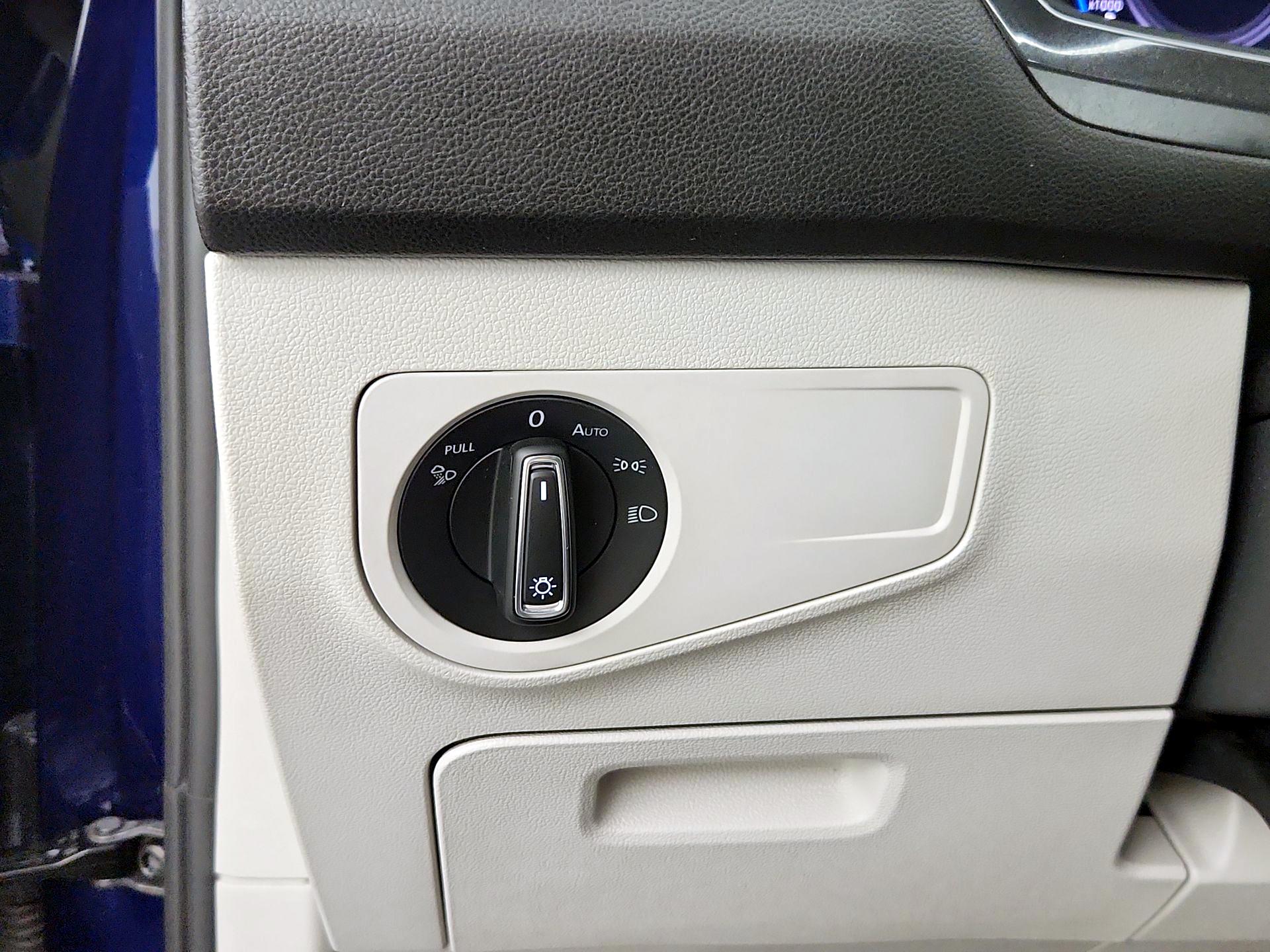 Thumbnail: 2023 Volkswagen Tiguan - 13