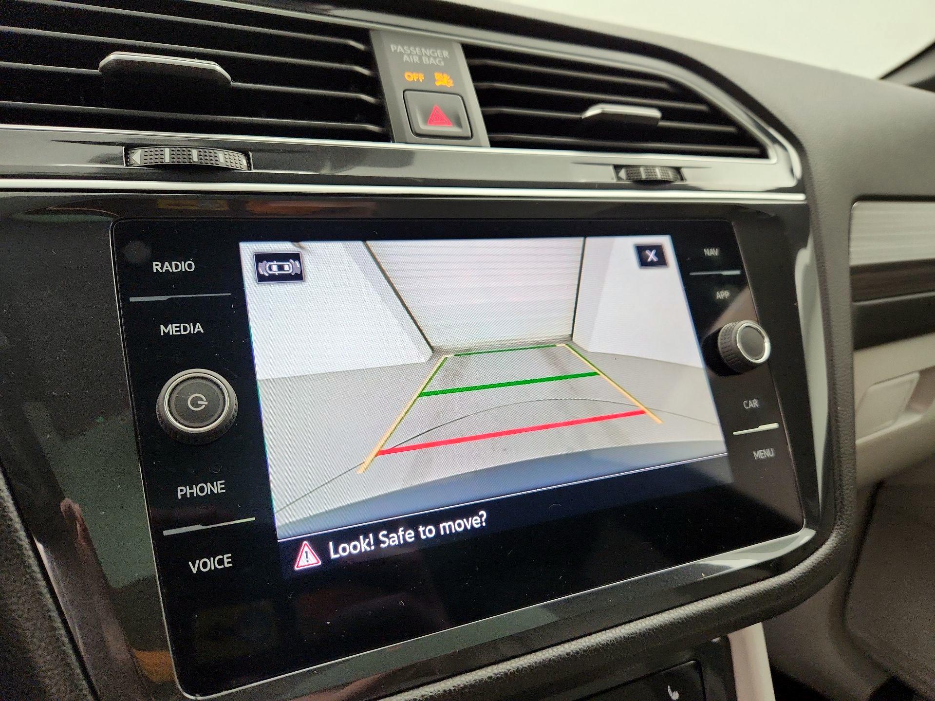 Thumbnail: 2023 Volkswagen Tiguan - 14