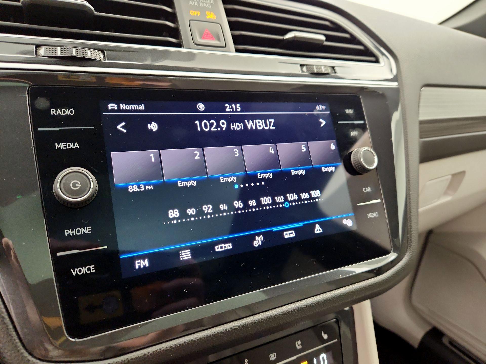 Thumbnail: 2023 Volkswagen Tiguan - 15