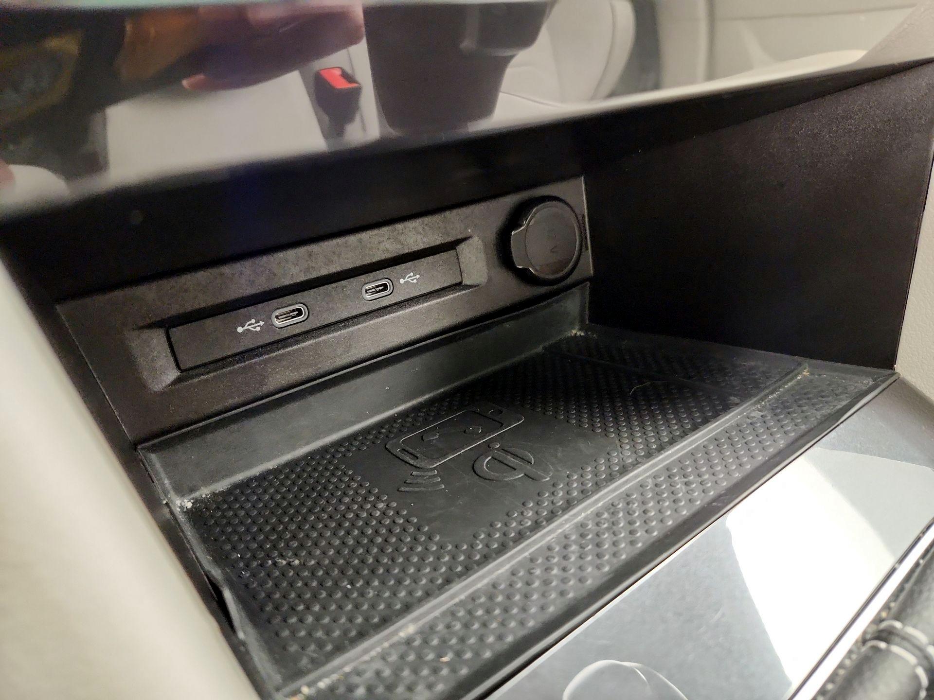 Thumbnail: 2023 Volkswagen Tiguan - 18