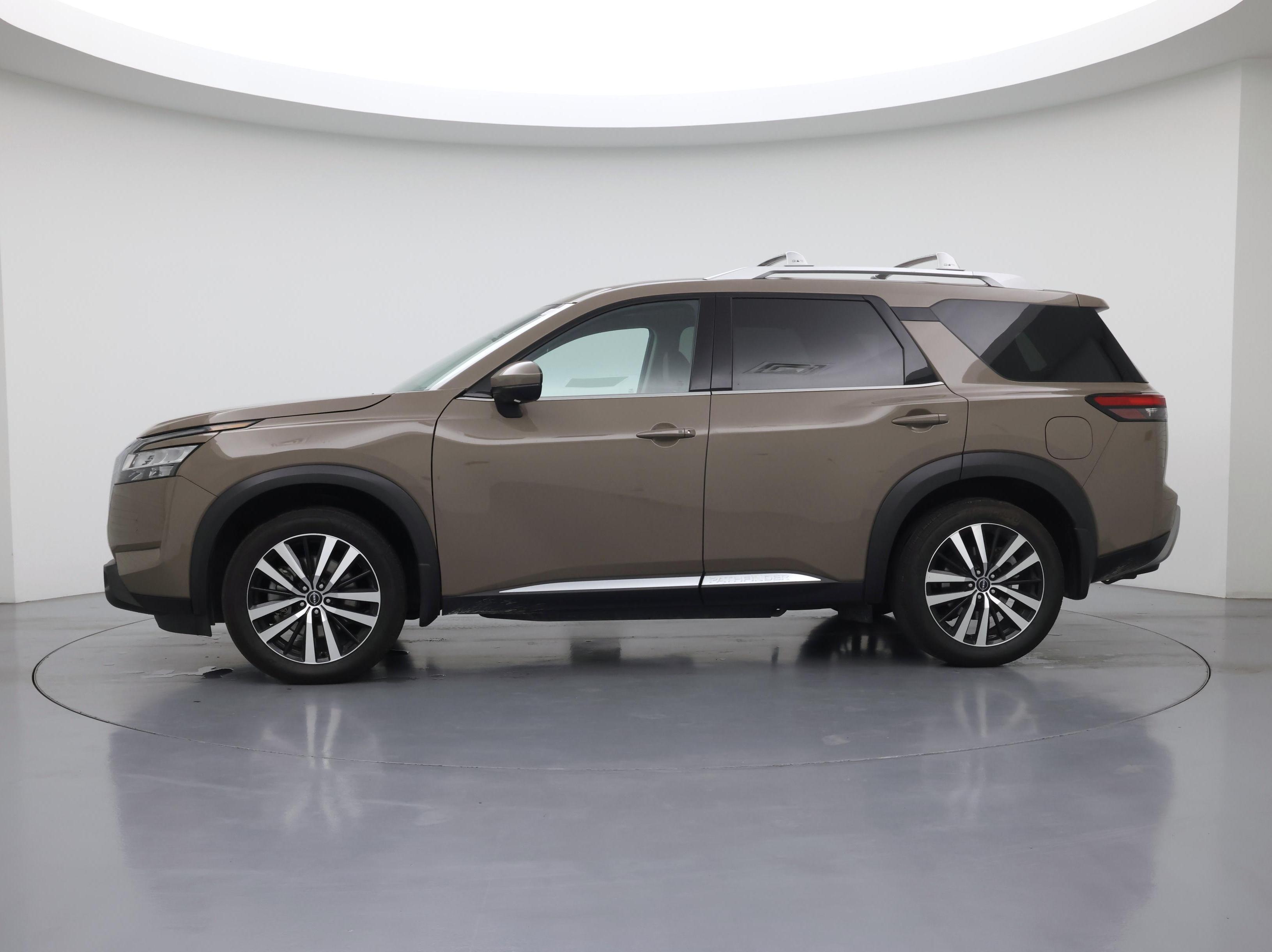 Thumbnail: 2024 Nissan Pathfinder - 3