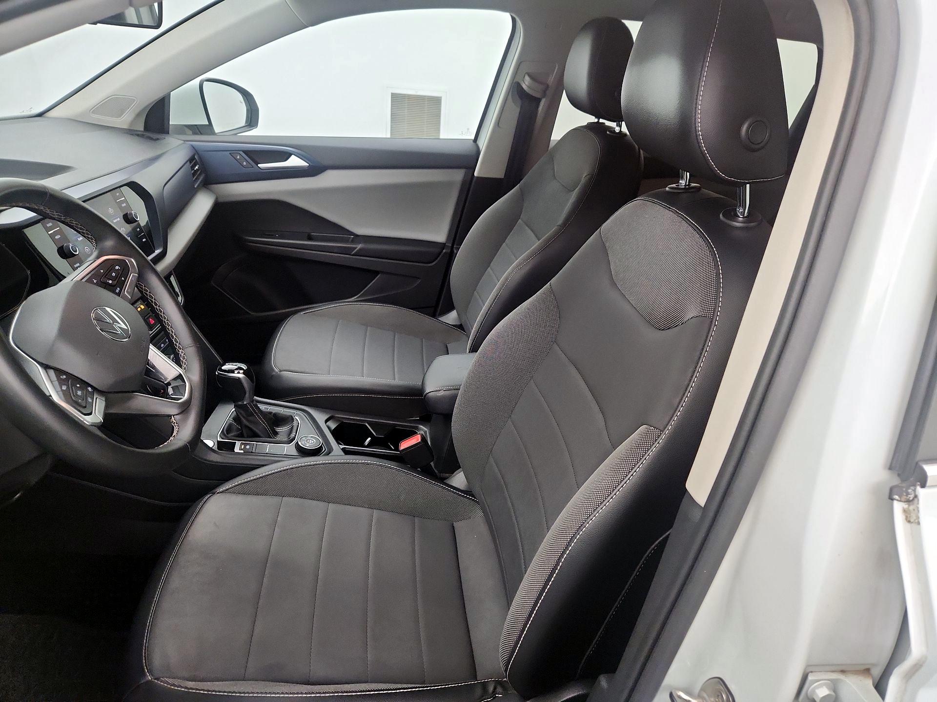 Thumbnail: 2022 Volkswagen Taos - 11