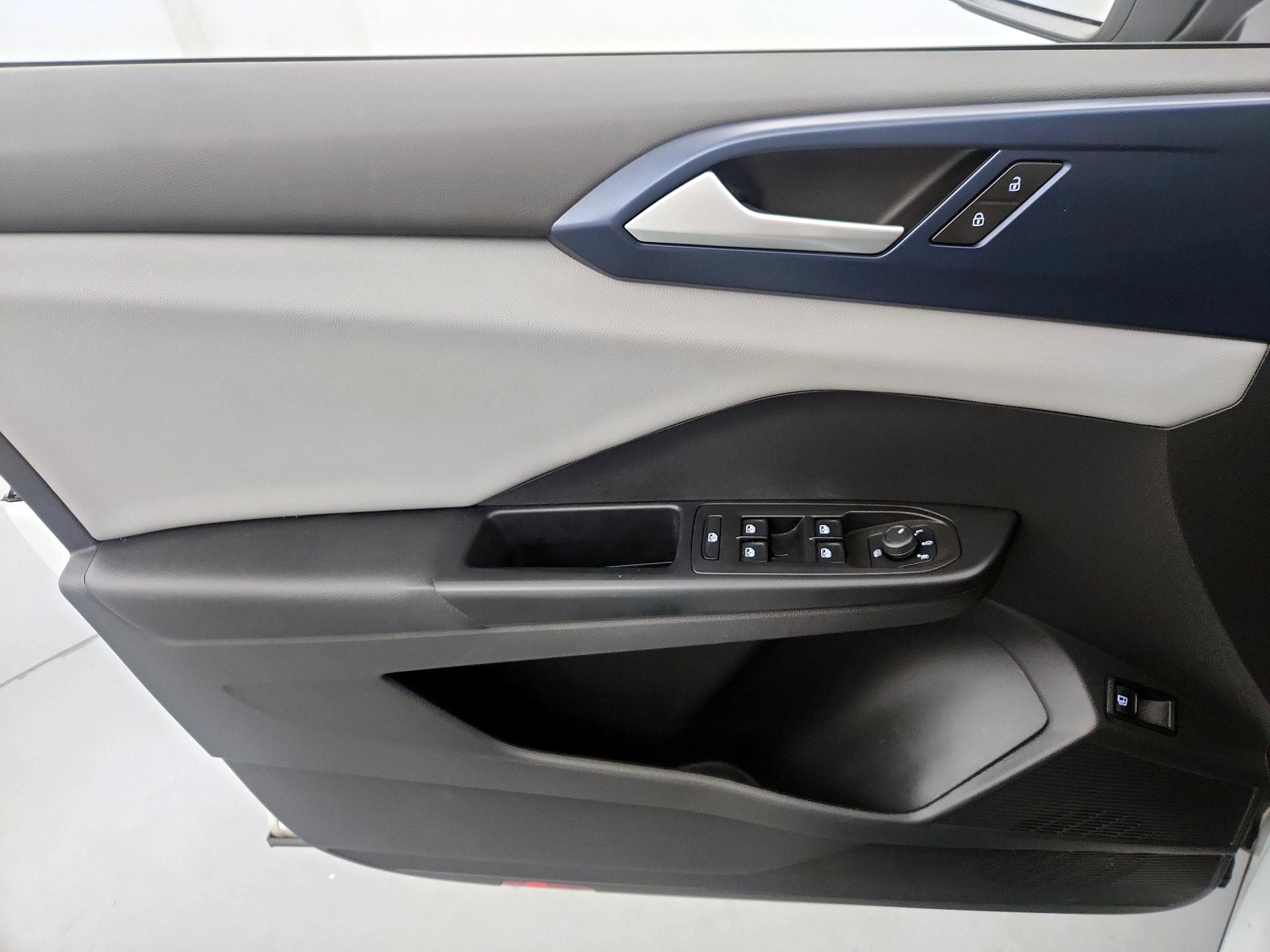 Thumbnail: 2022 Volkswagen Taos - 12