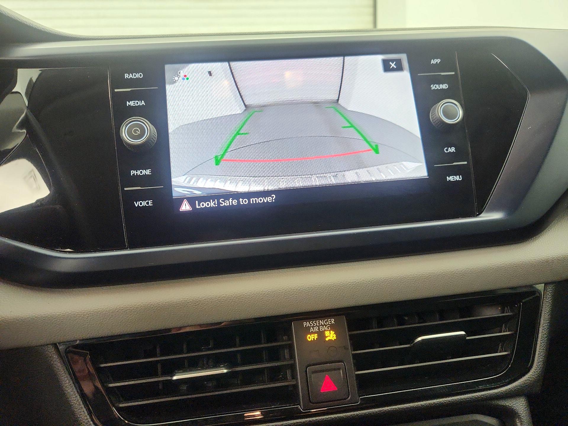 Thumbnail: 2022 Volkswagen Taos - 14