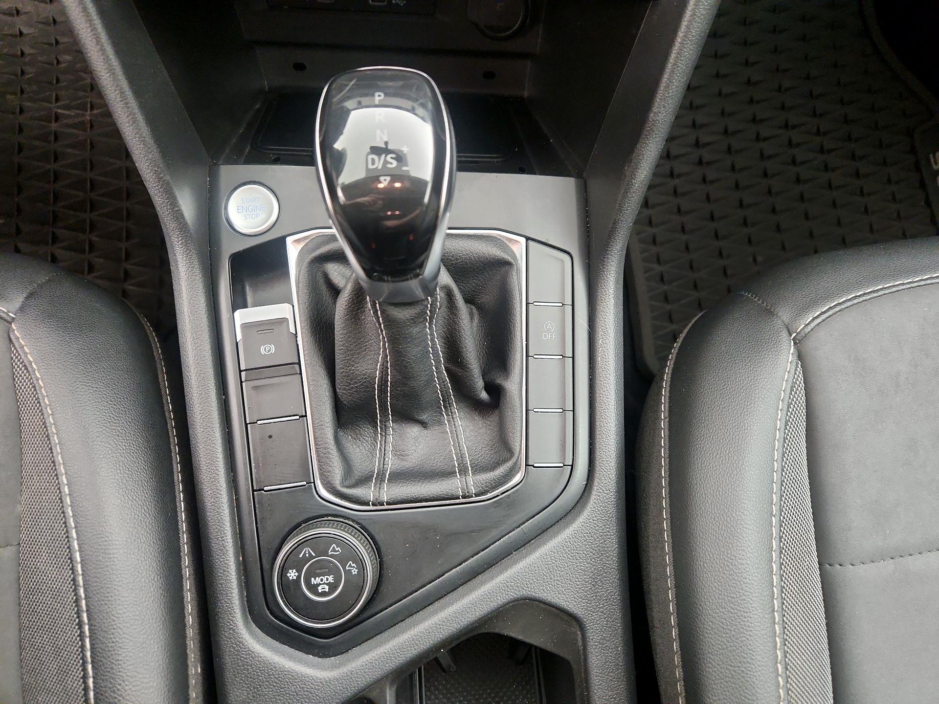 Thumbnail: 2022 Volkswagen Taos - 17