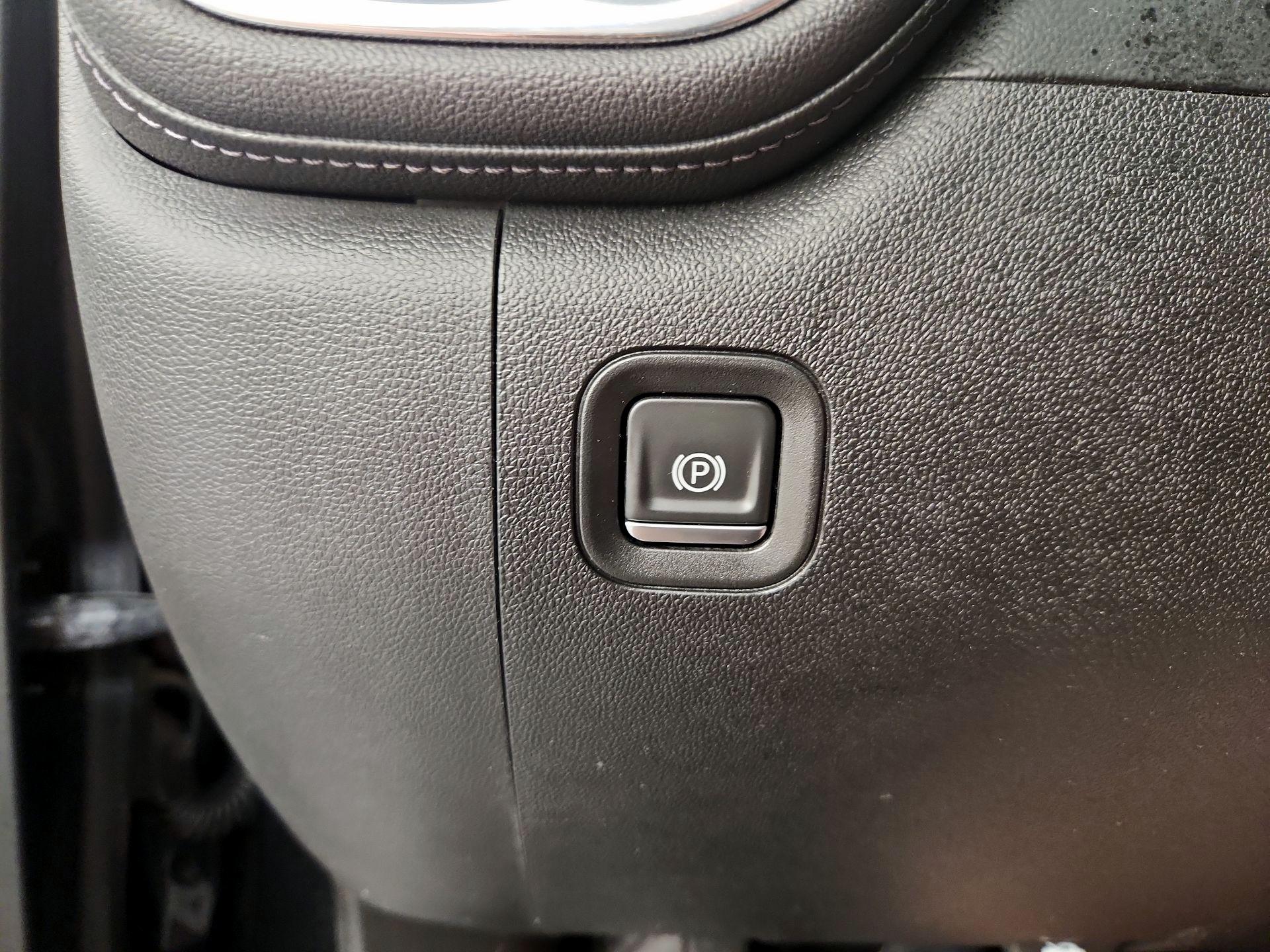 Thumbnail: 2021 Chevrolet Silverado 1500 - 13