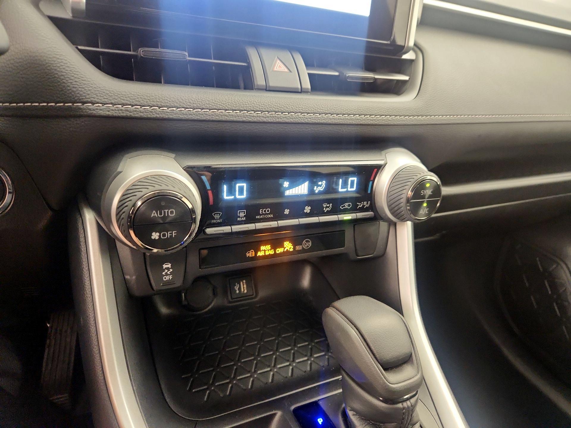 Thumbnail: 2024 Toyota RAV4 - 16