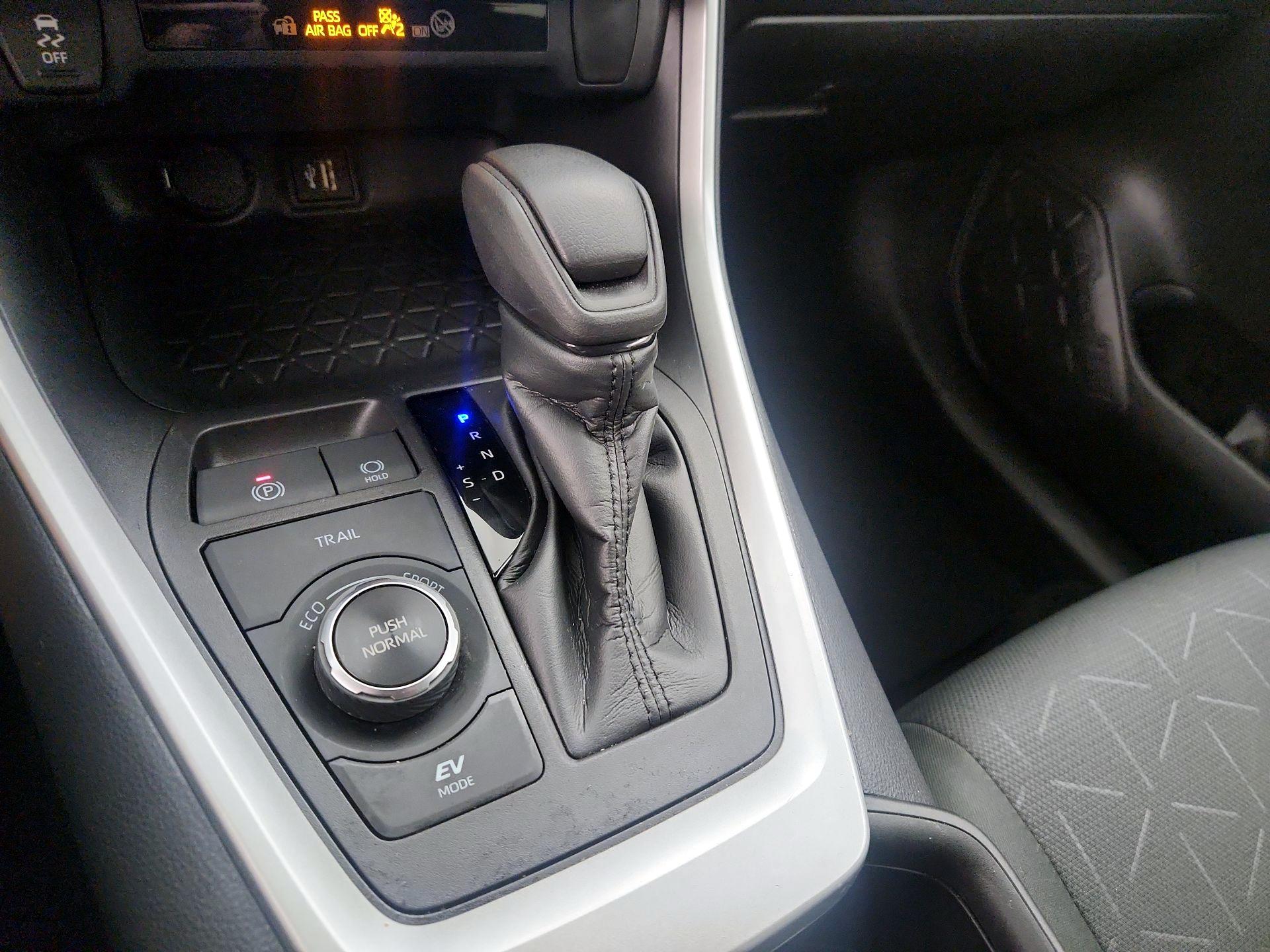 Thumbnail: 2024 Toyota RAV4 - 17