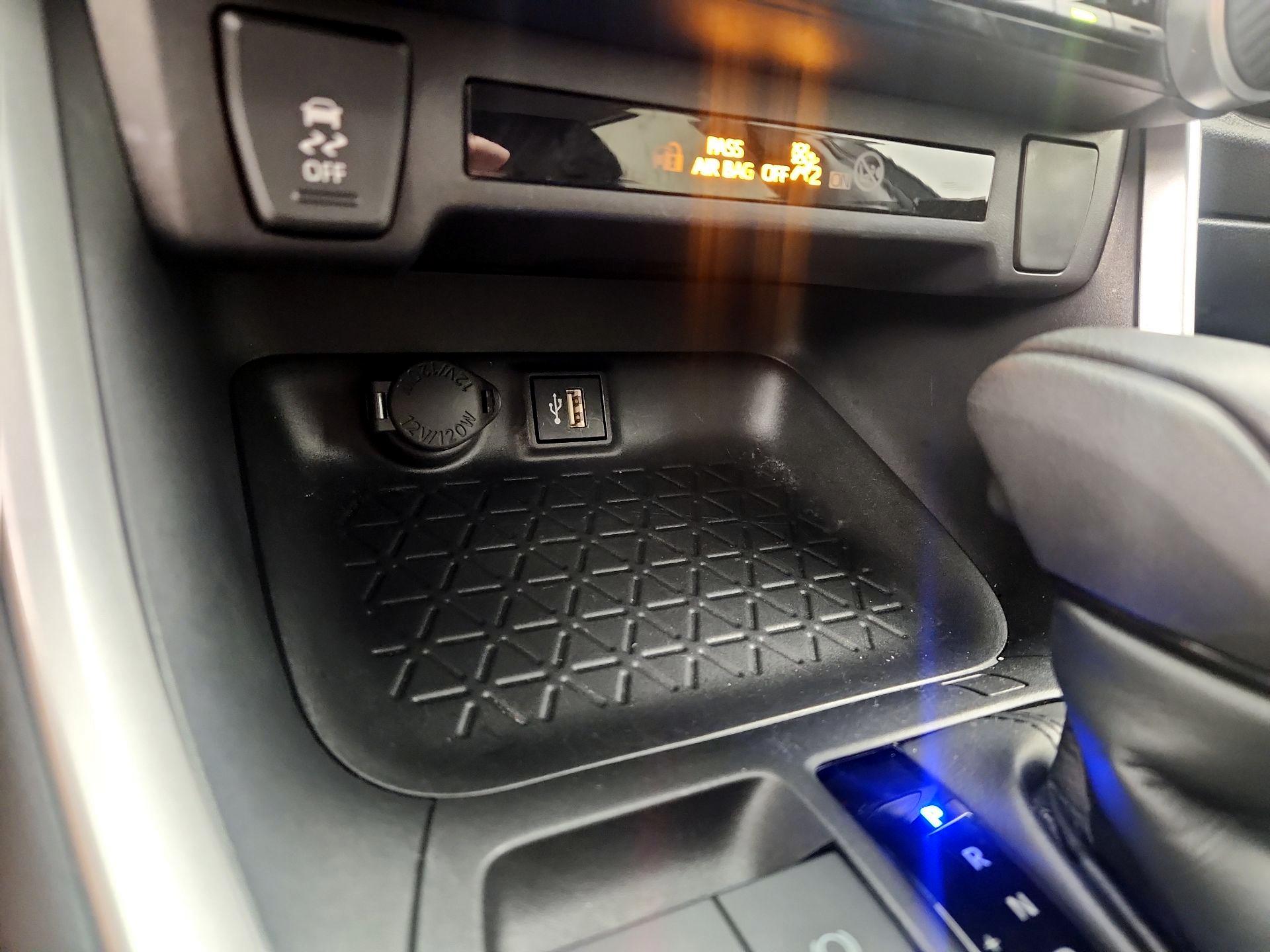 Thumbnail: 2024 Toyota RAV4 - 18