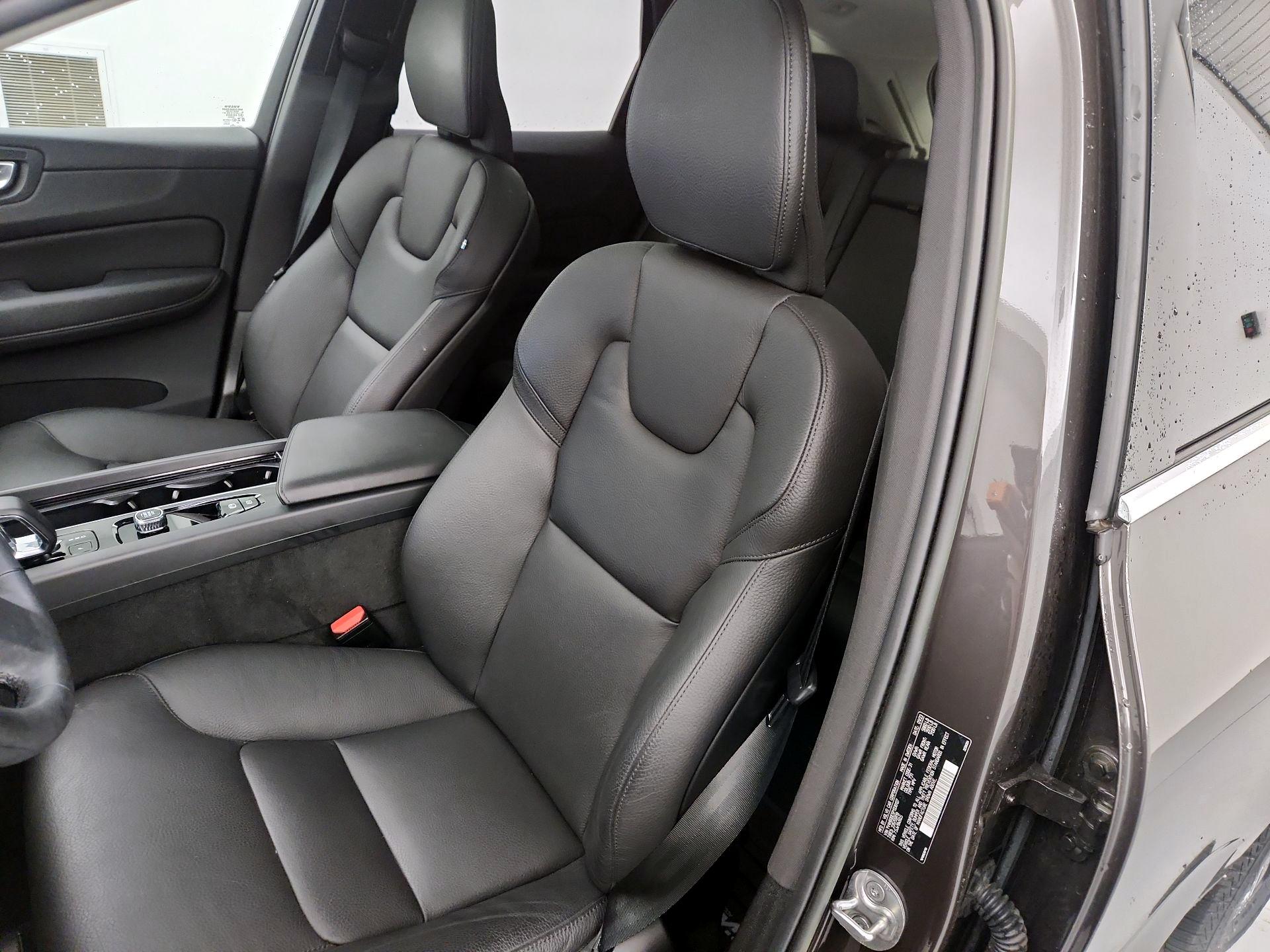 Thumbnail: 2023 Volvo XC60 - 11