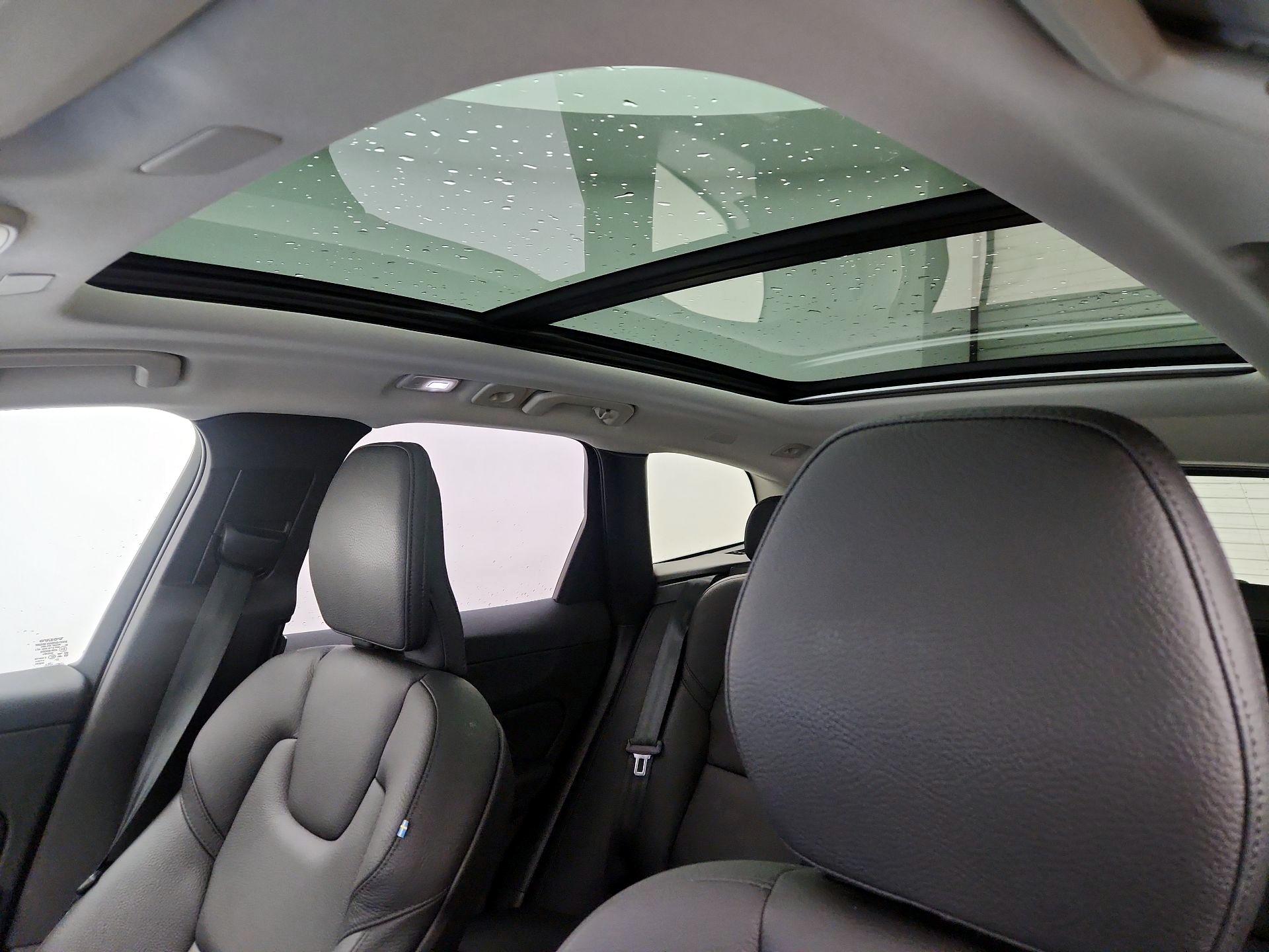 Thumbnail: 2023 Volvo XC60 - 20