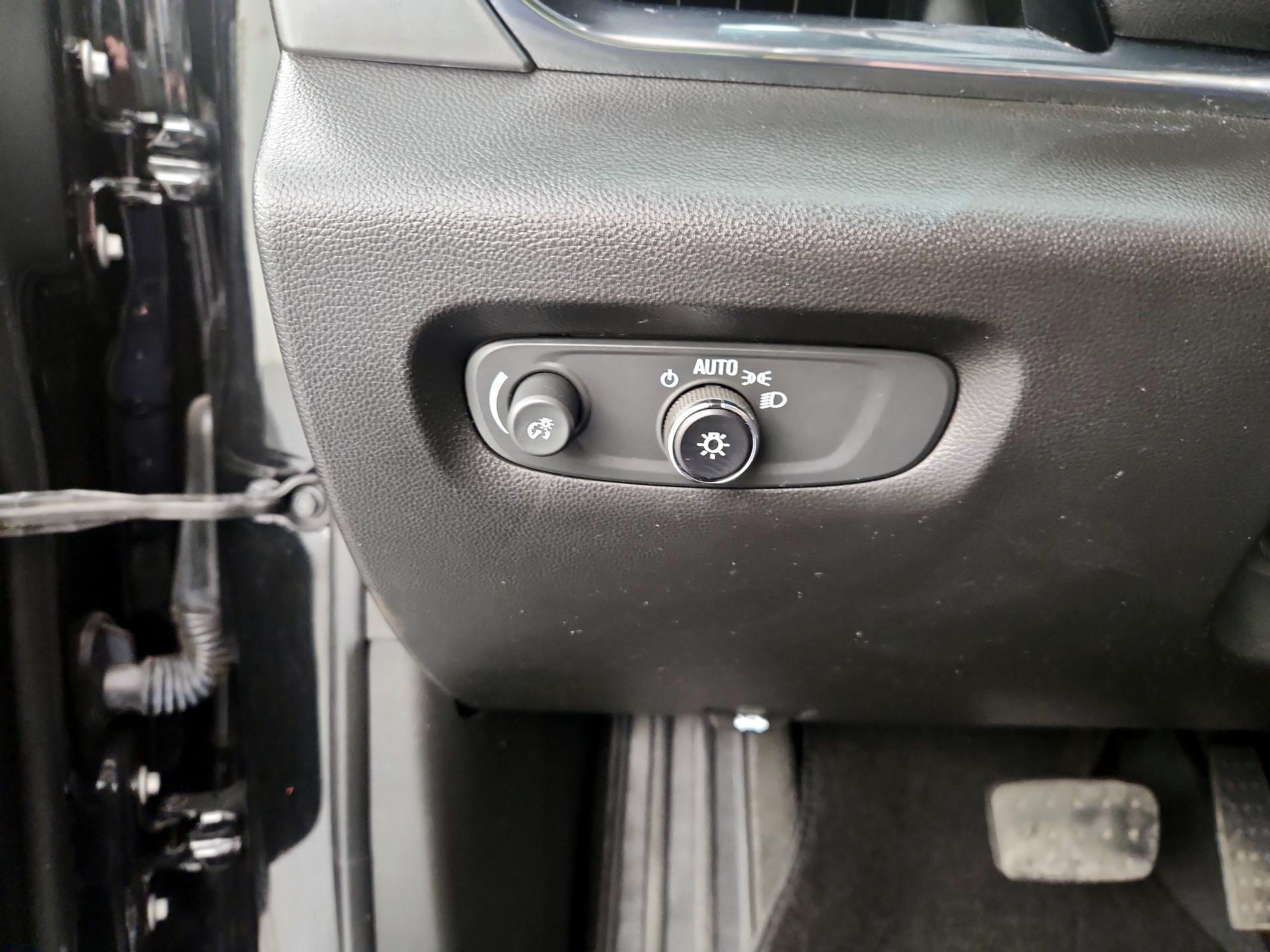 Thumbnail: 2023 Chevrolet Traverse - 13