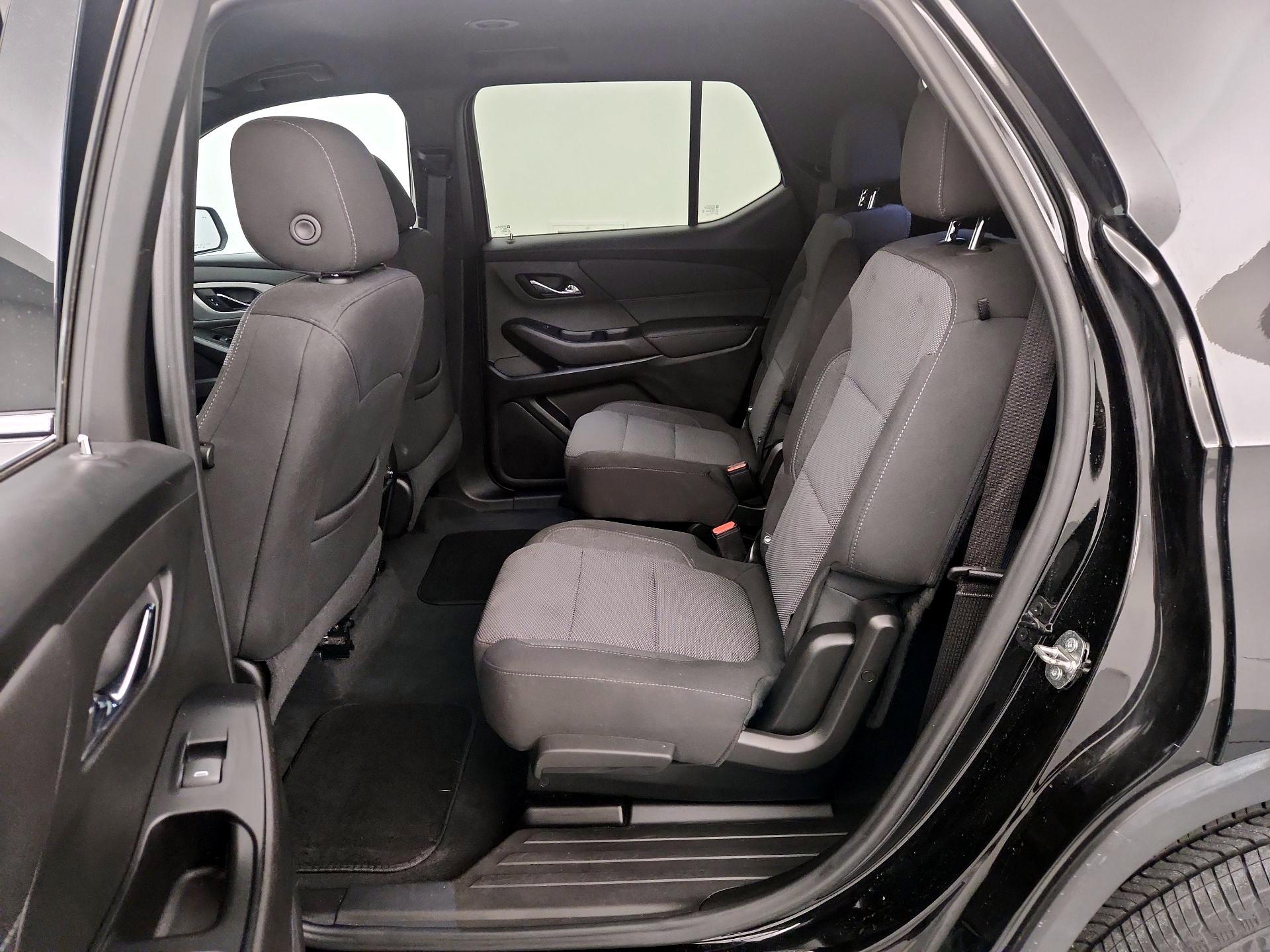 Thumbnail: 2023 Chevrolet Traverse - 19