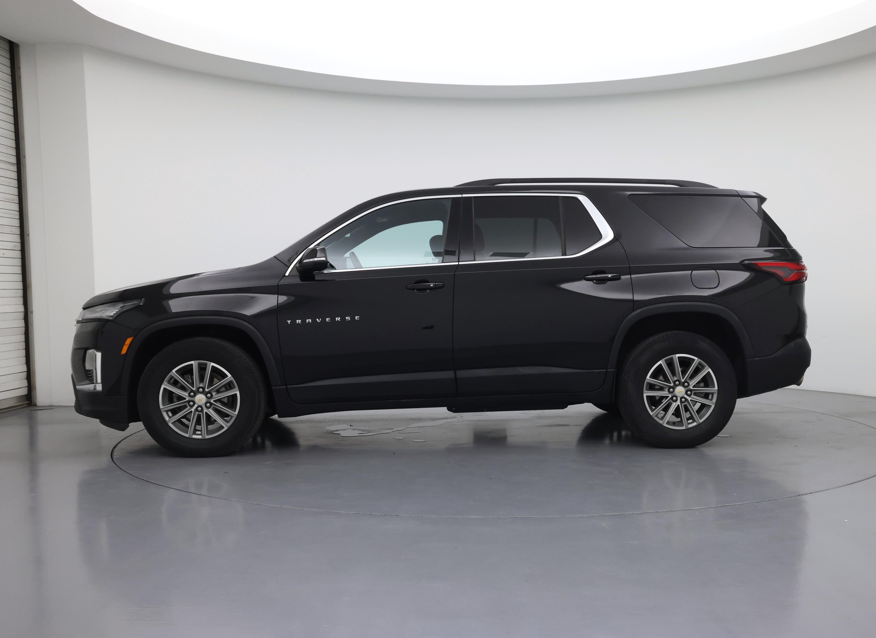 Thumbnail: 2023 Chevrolet Traverse - 3