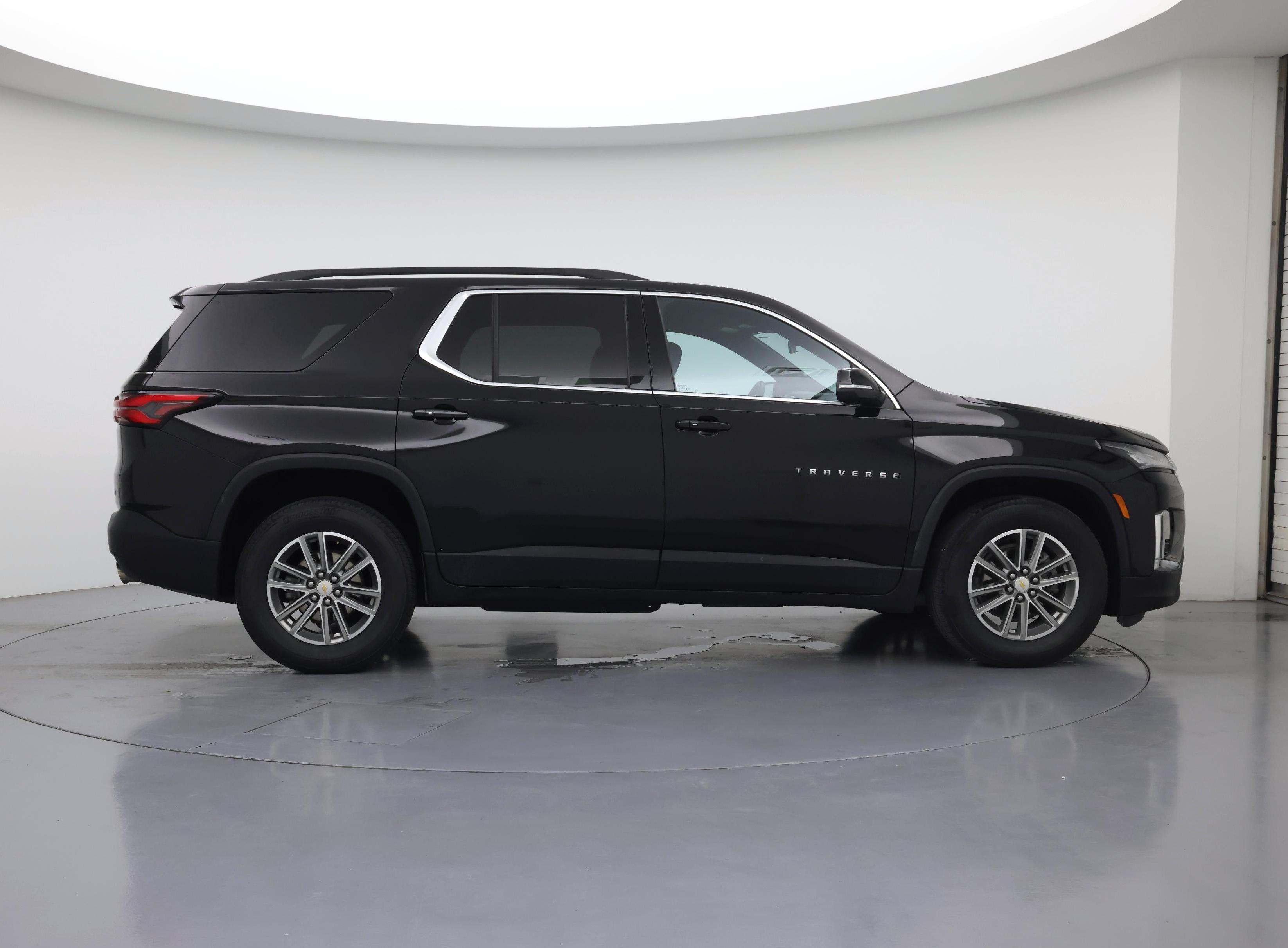 Thumbnail: 2023 Chevrolet Traverse - 7