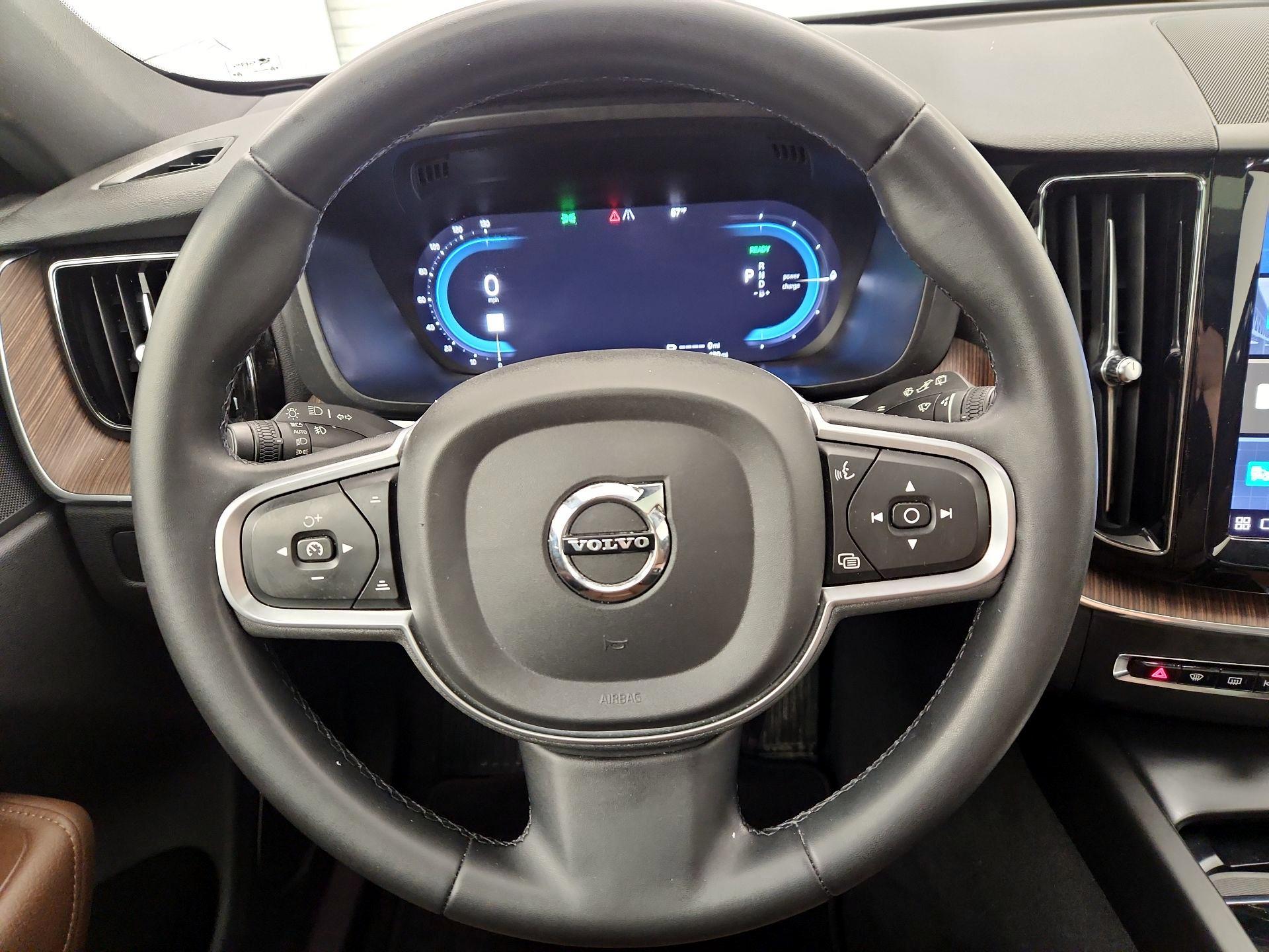 Thumbnail: 2022 Volvo XC60 - 10