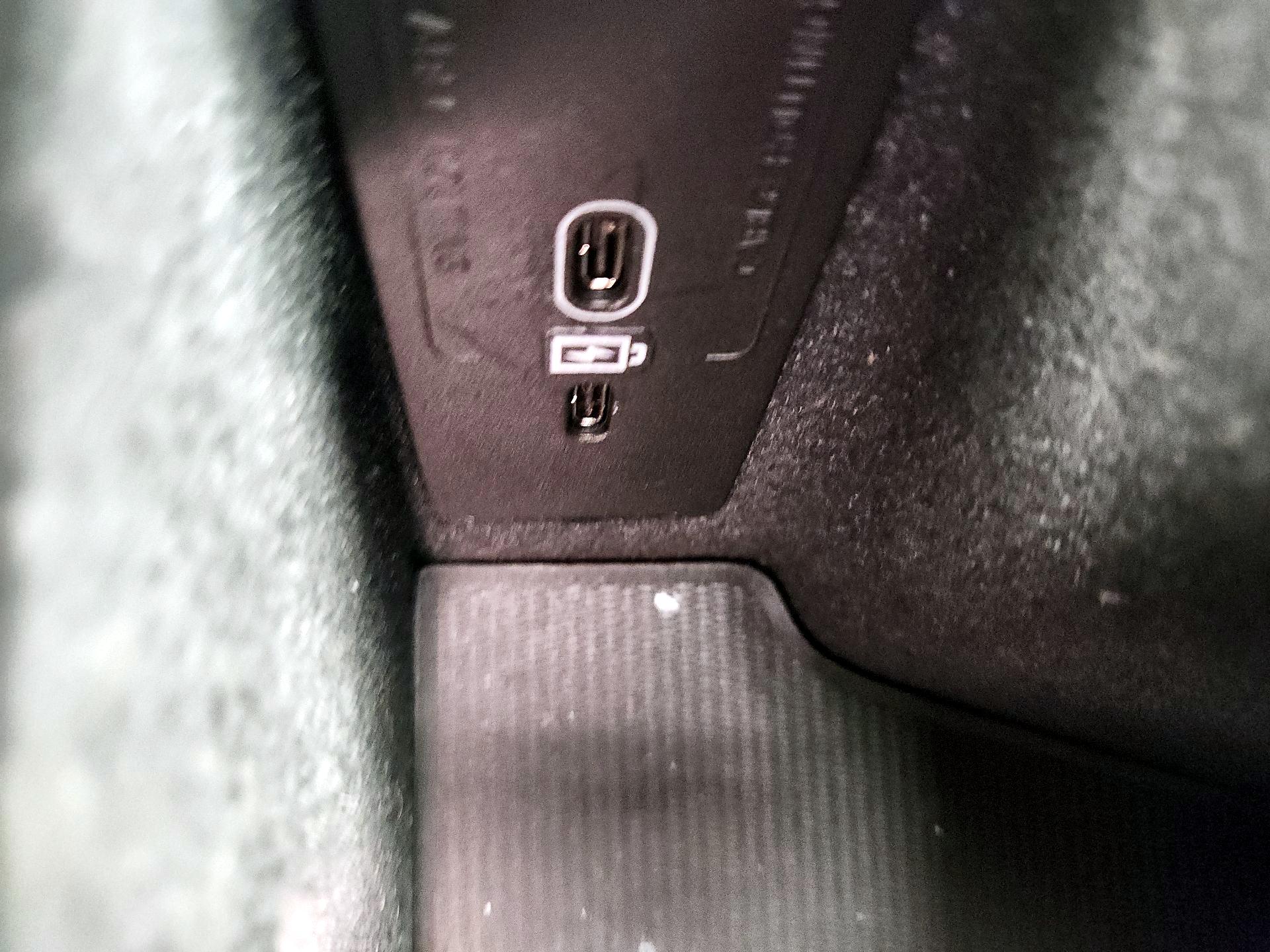 Thumbnail: 2022 Volvo XC60 - 18