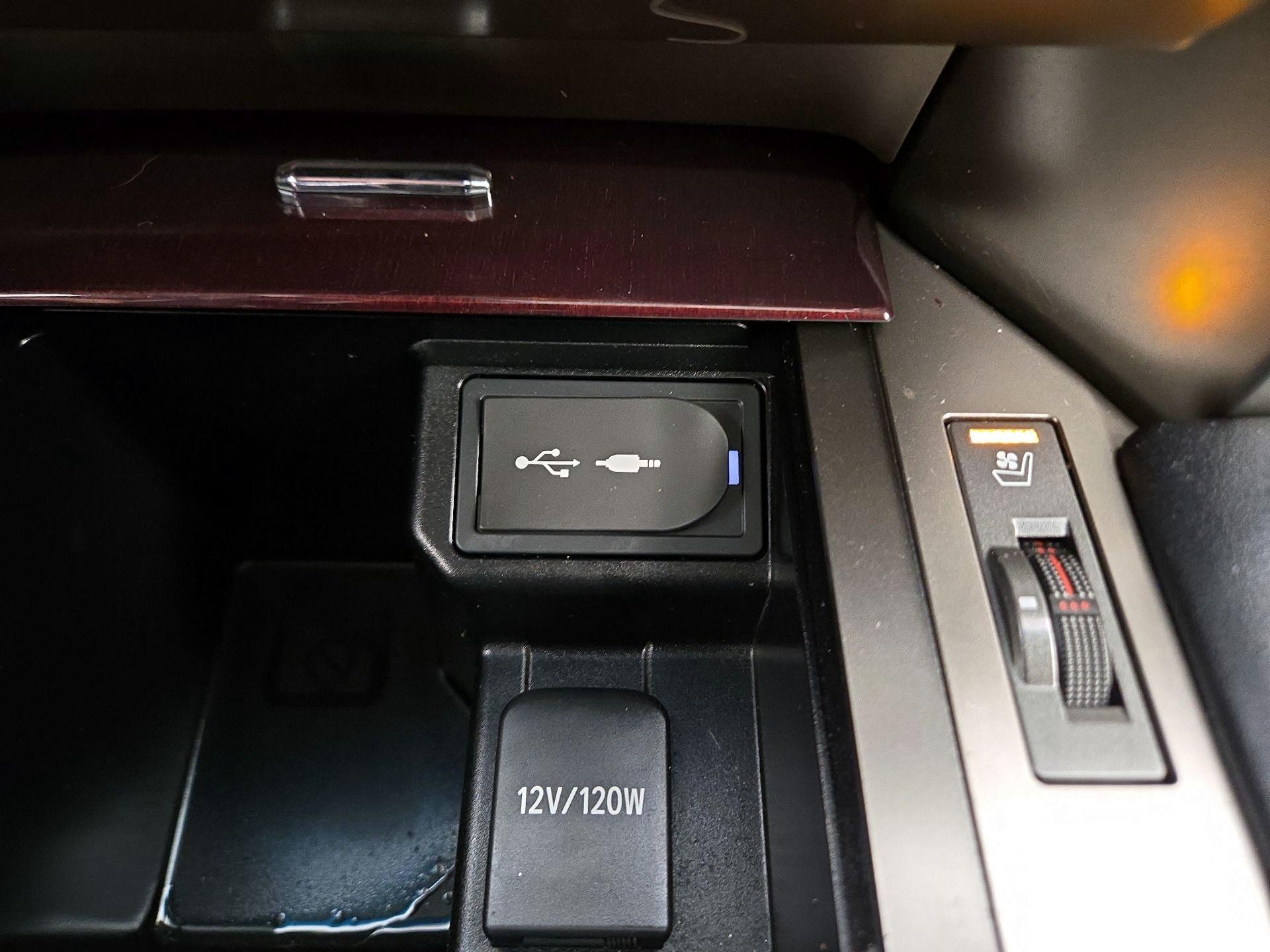 Thumbnail: 2019 Lexus GX - 19