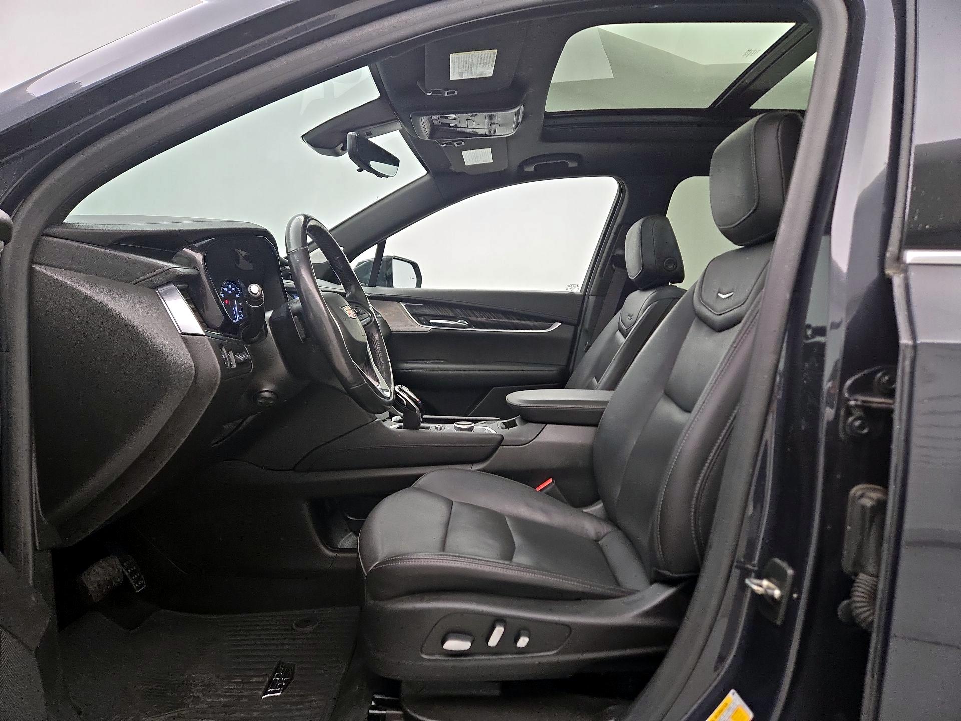 Thumbnail: 2021 Cadillac XT6 - 11